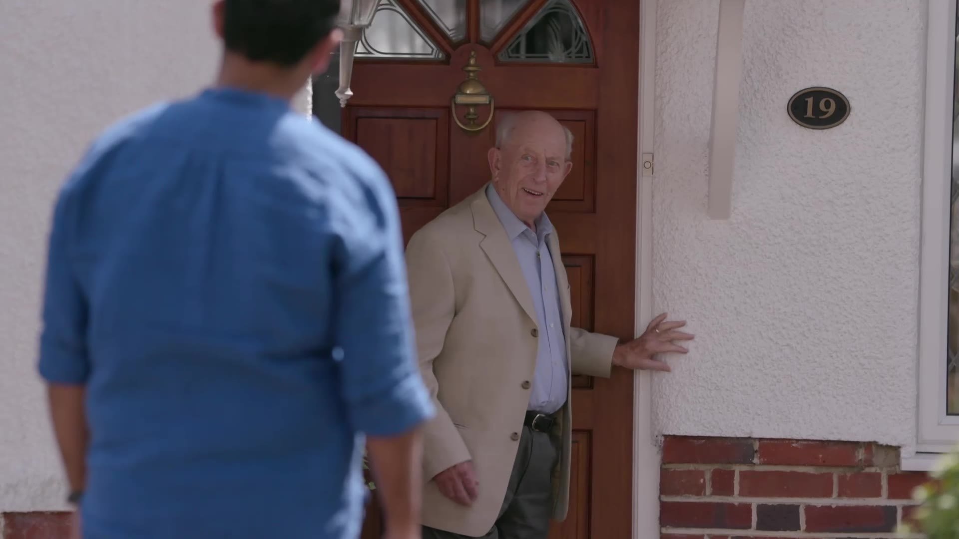 Volunteer driver arriving at the front door