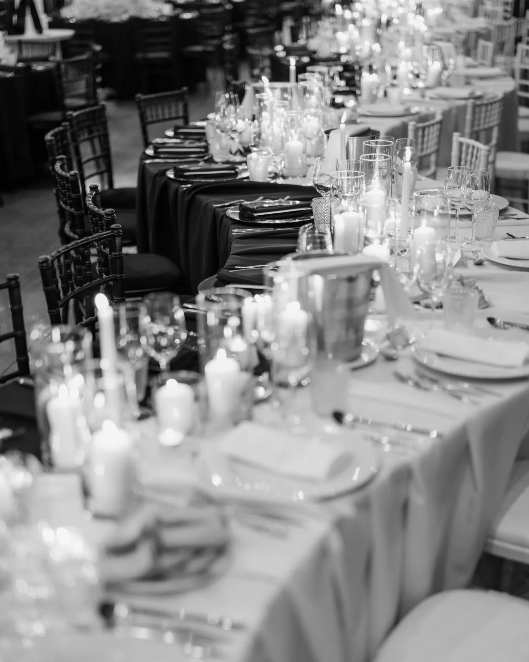 Black and white strips away the noise.
What remains is truth and contrast. ✨
A timeless way to tell stories that never fade. 

-

O preto e branco elimina o ru&iacute;do.
Fica a verdade e o contraste. ✨
Uma forma intemporal de contar hist&oacute;rias