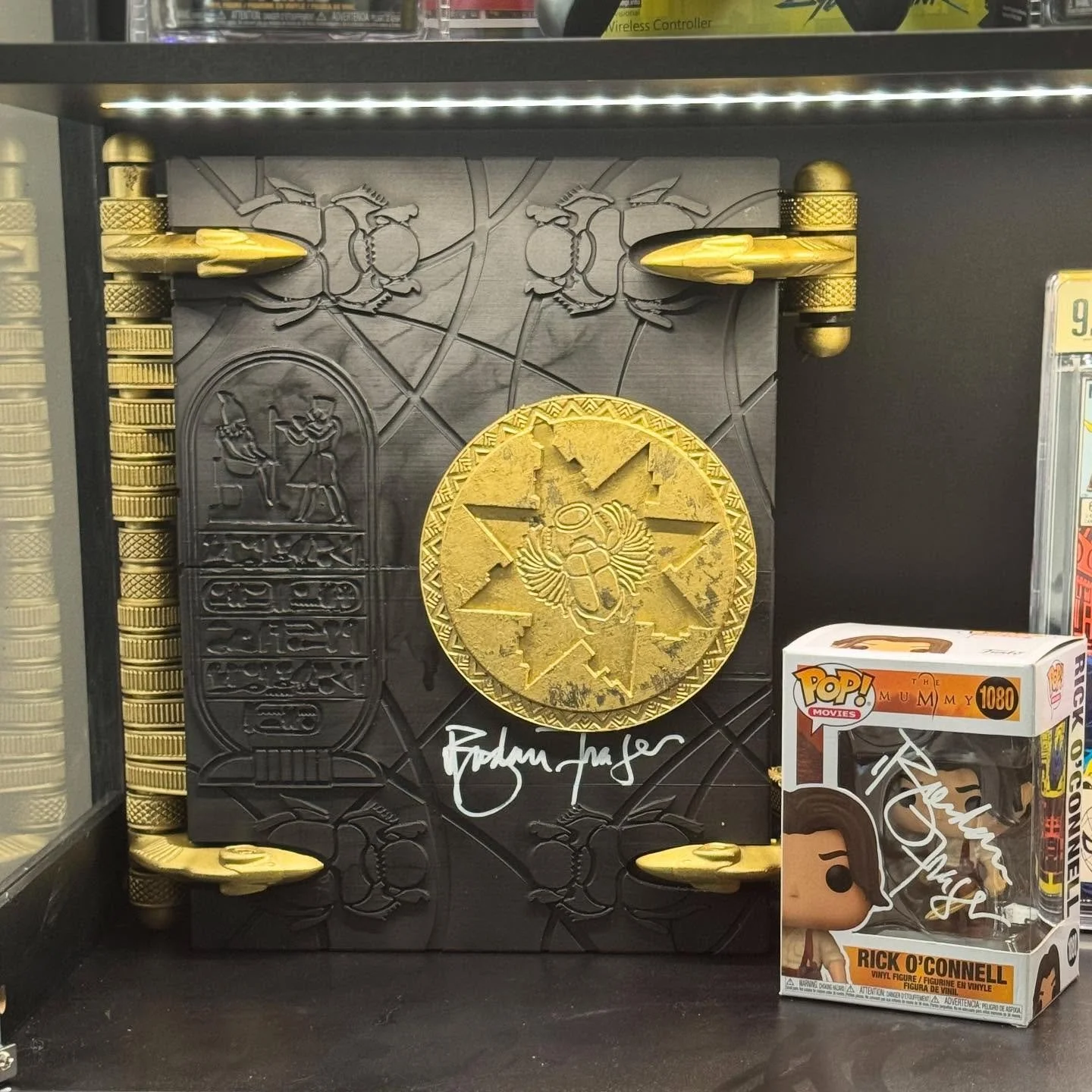 After Brendan Fraser signed this he leaned over and whispered &ldquo;whatever you do, don&rsquo;t read it&rdquo; #themummy #themummyreturns #brendanfraser #nycc #3dprints #3dprint #3dprinting