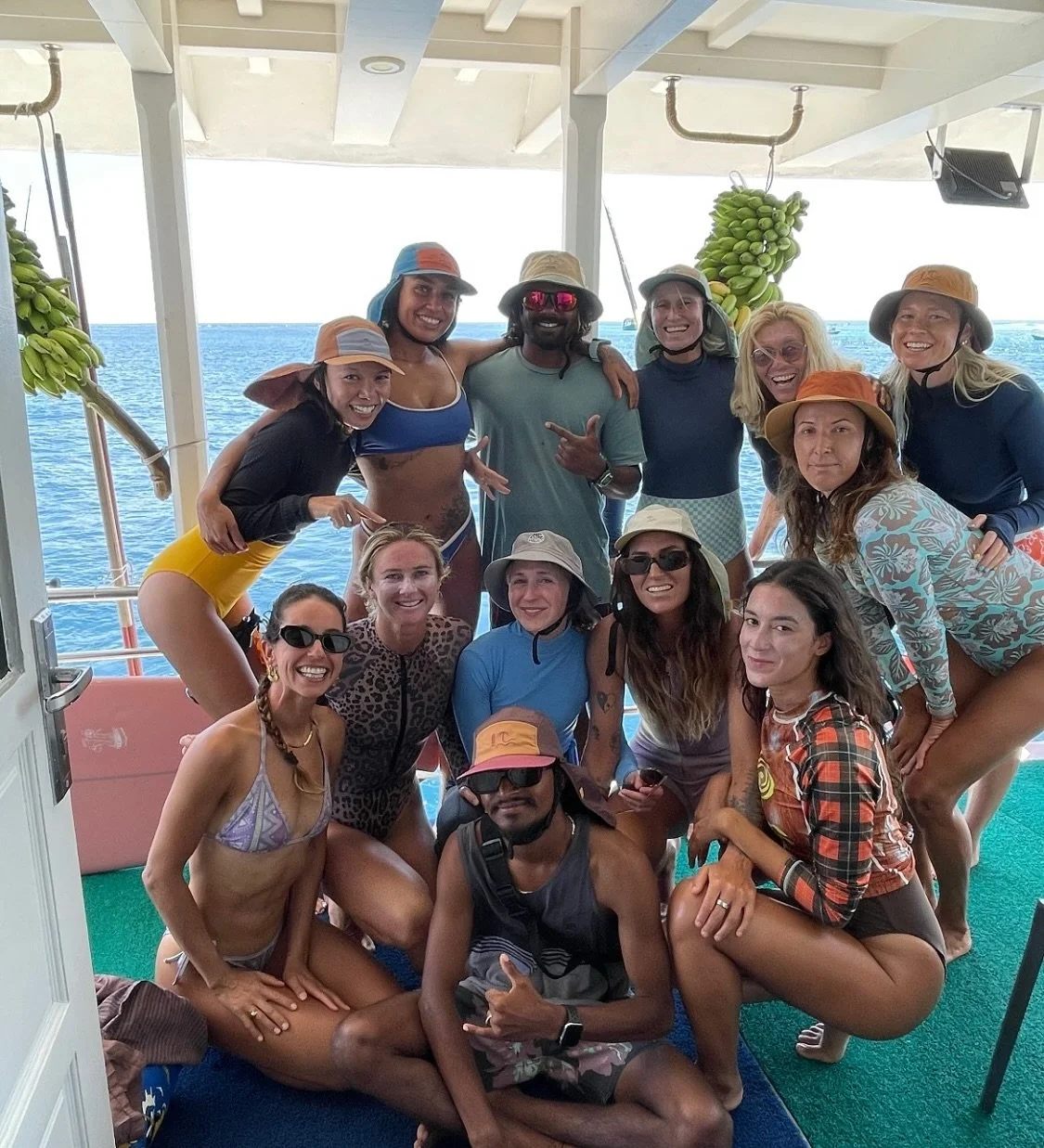 Islandhopping the Maldives 🇲🇻 
Girls trip - 🏄🏾 🏝️ 🥥 🧘&zwj;♂️ 🤿 🍹 🪩 
.
.
.
#girlstrip #surfergirls #maldives #maldivessurf #boatcharter #surf #surftrip #islandhopmaldives