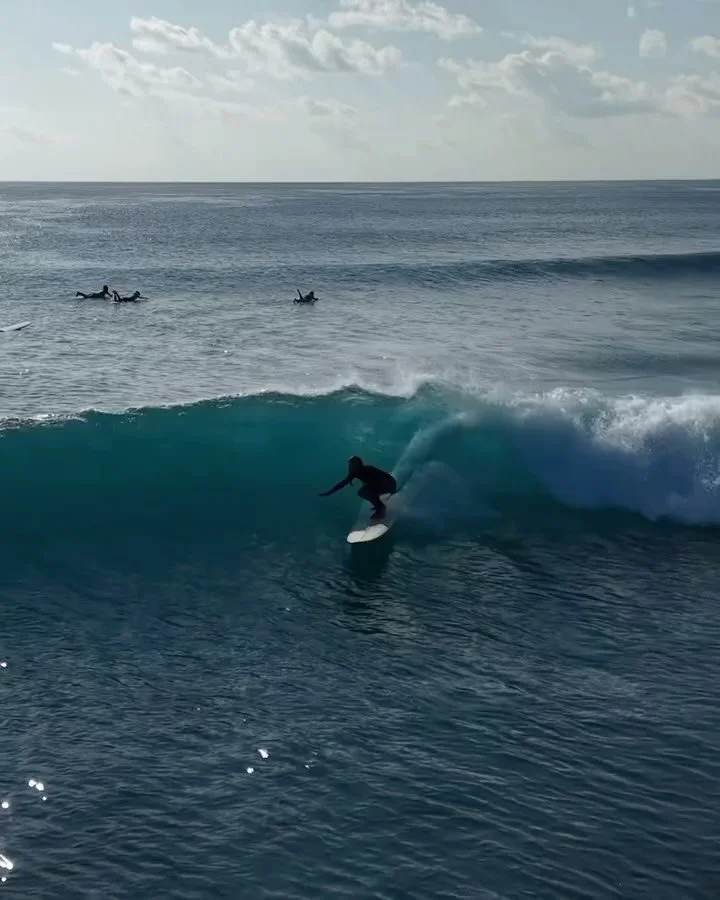 boat life for a week 🎀 still feeling so grateful for this unreal escape on @islandhopmaldives with two of my favorite surfers, @kassiasurf and @lauremyr 💗 I booked this trip at a moment when my work life felt like it had taken over everything, and 