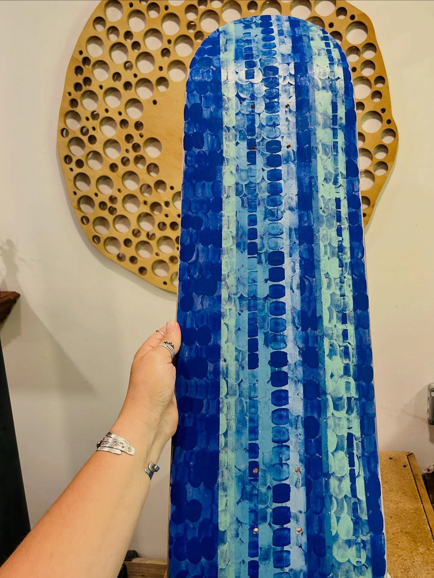 &ldquo;The most human color&rdquo;
My skateboard this year for @launchskate All Hands On Deck exhibit. I loved making this layered painting using only my thumb. 👍🏽
.
#chelseagilmoreart #art #artist #contemporaryart #painting #blue #fingerprint #abs