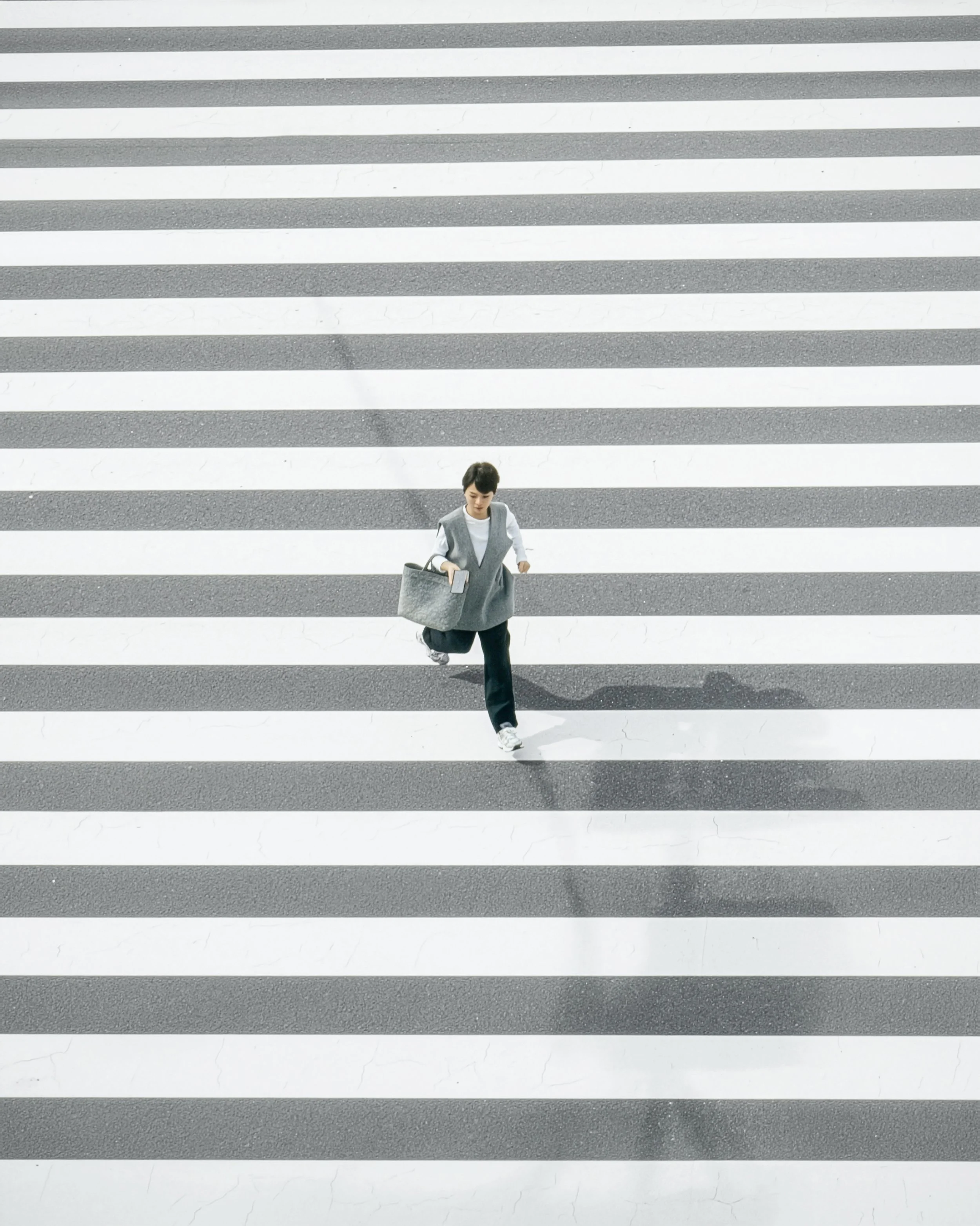 05_CrossStreet_Lonerunner_01.jpg