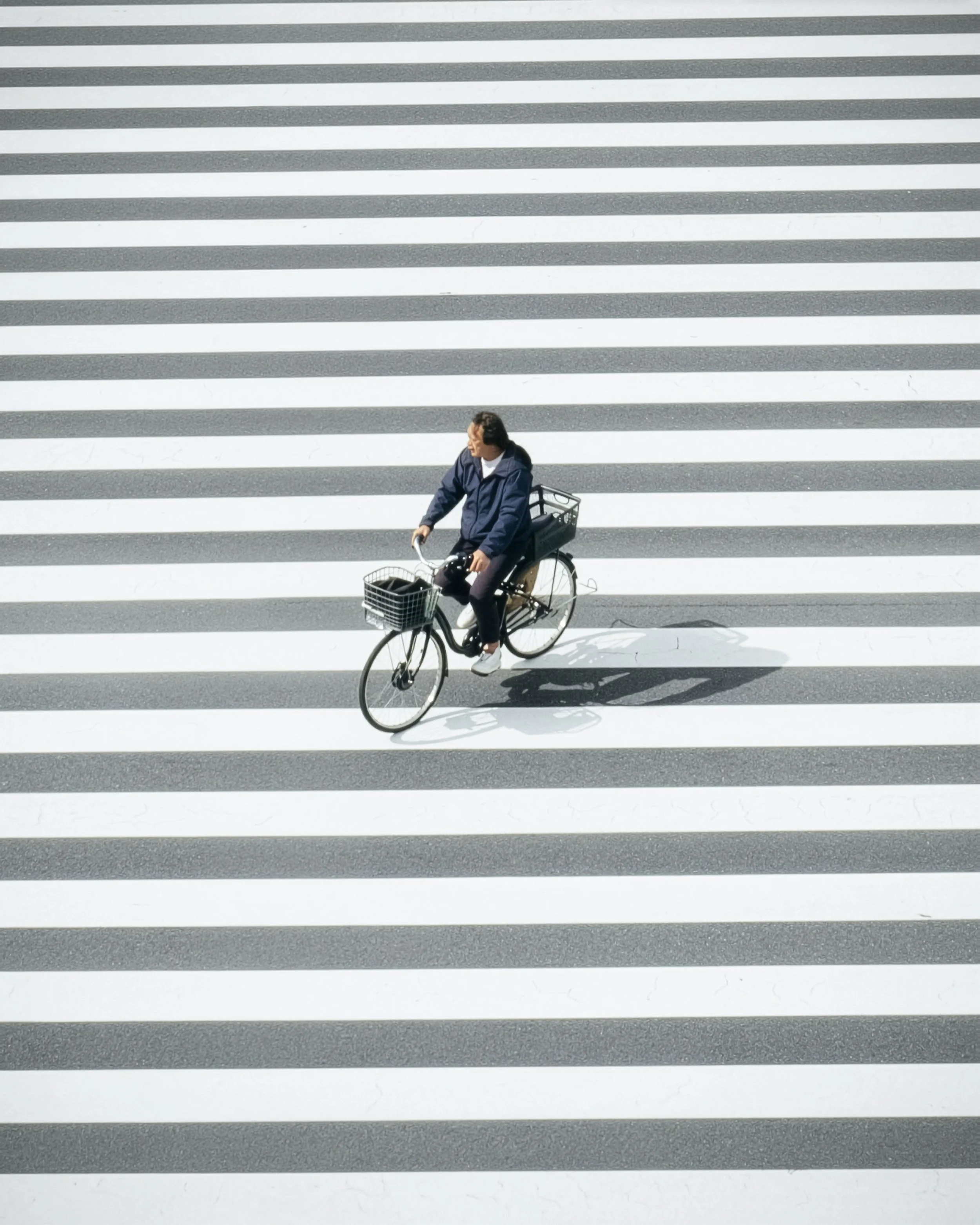 04_CrossStreet_Biking_01.jpg