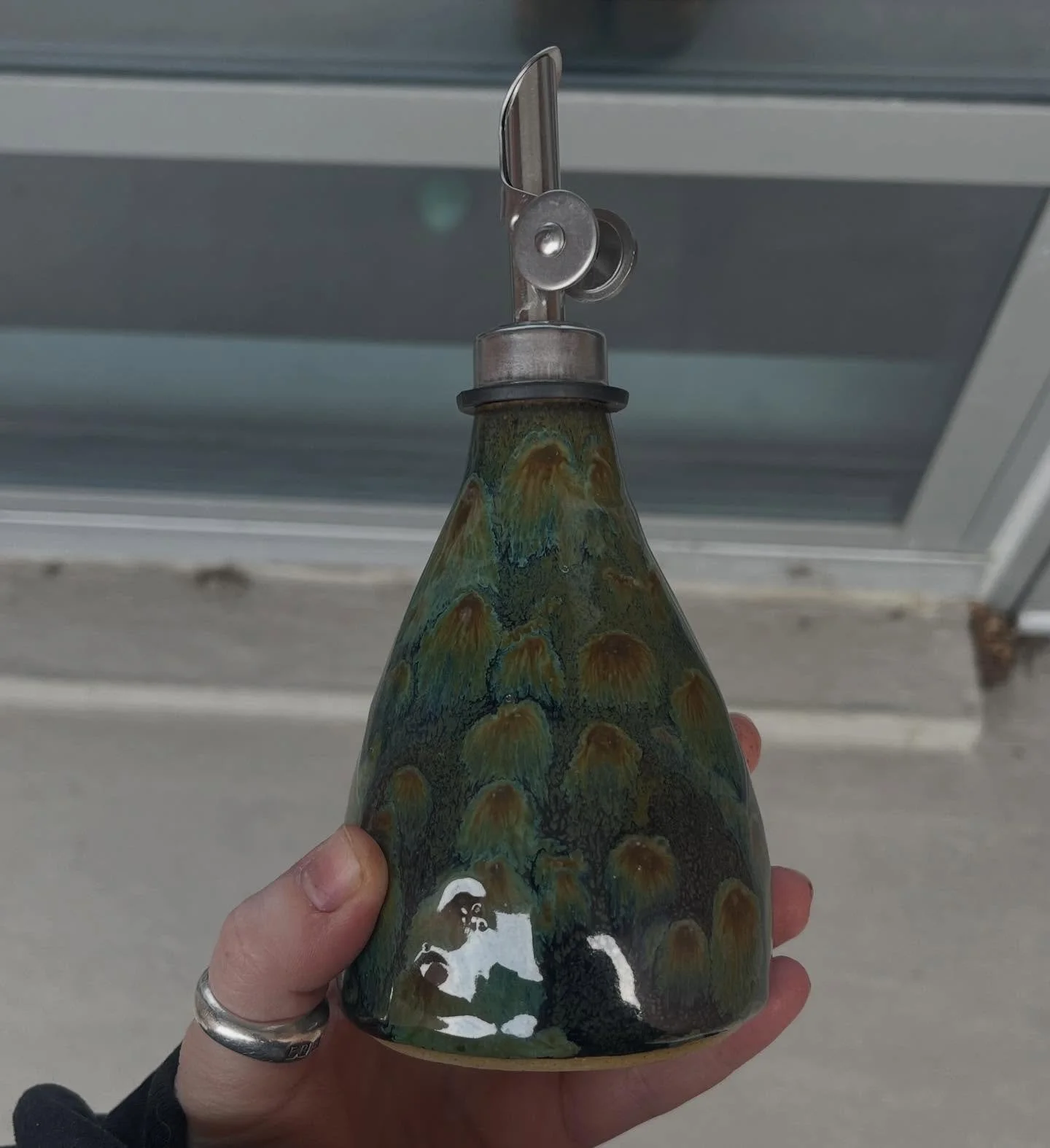 glaze so shiny i can barely photograph it