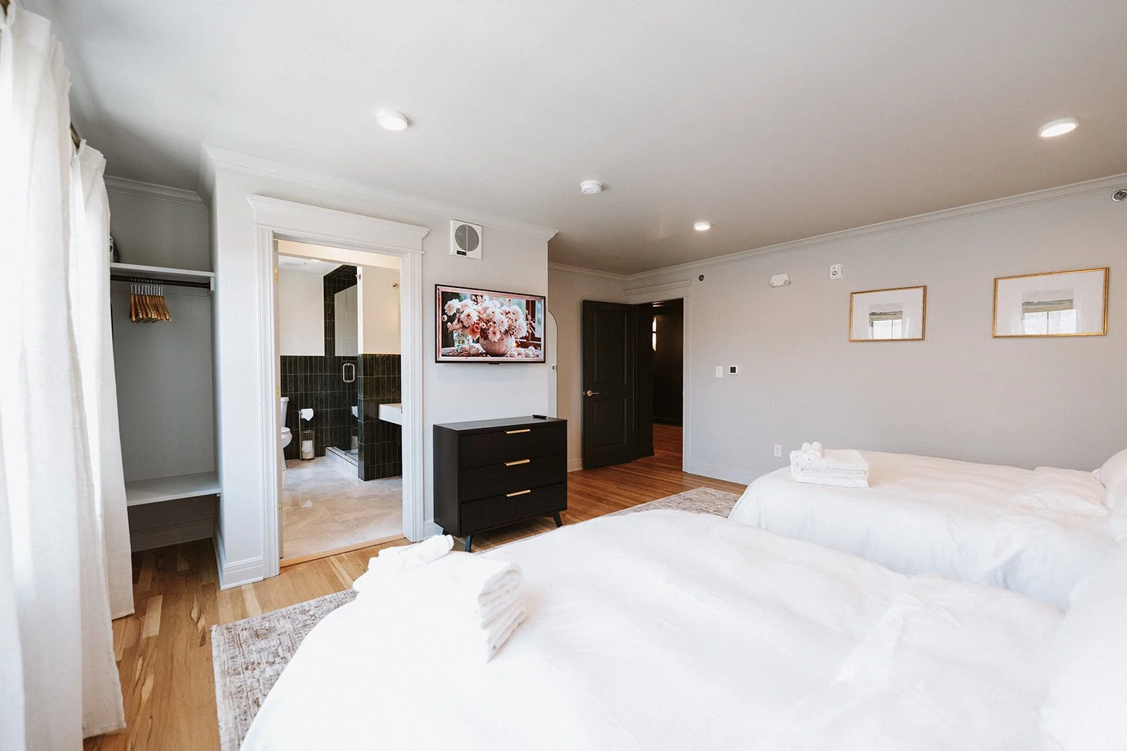 Aventi-Weddings-Melrose-Abbey- 105 - AC104912.jpg