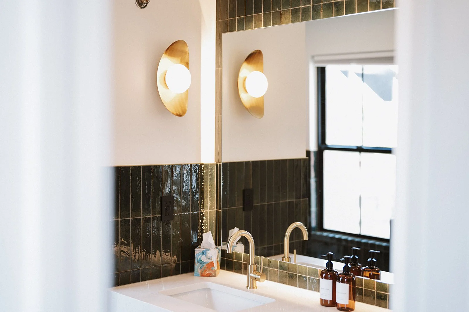 Aventi-Weddings-Melrose-Abbey- 148 - AC104994.jpg