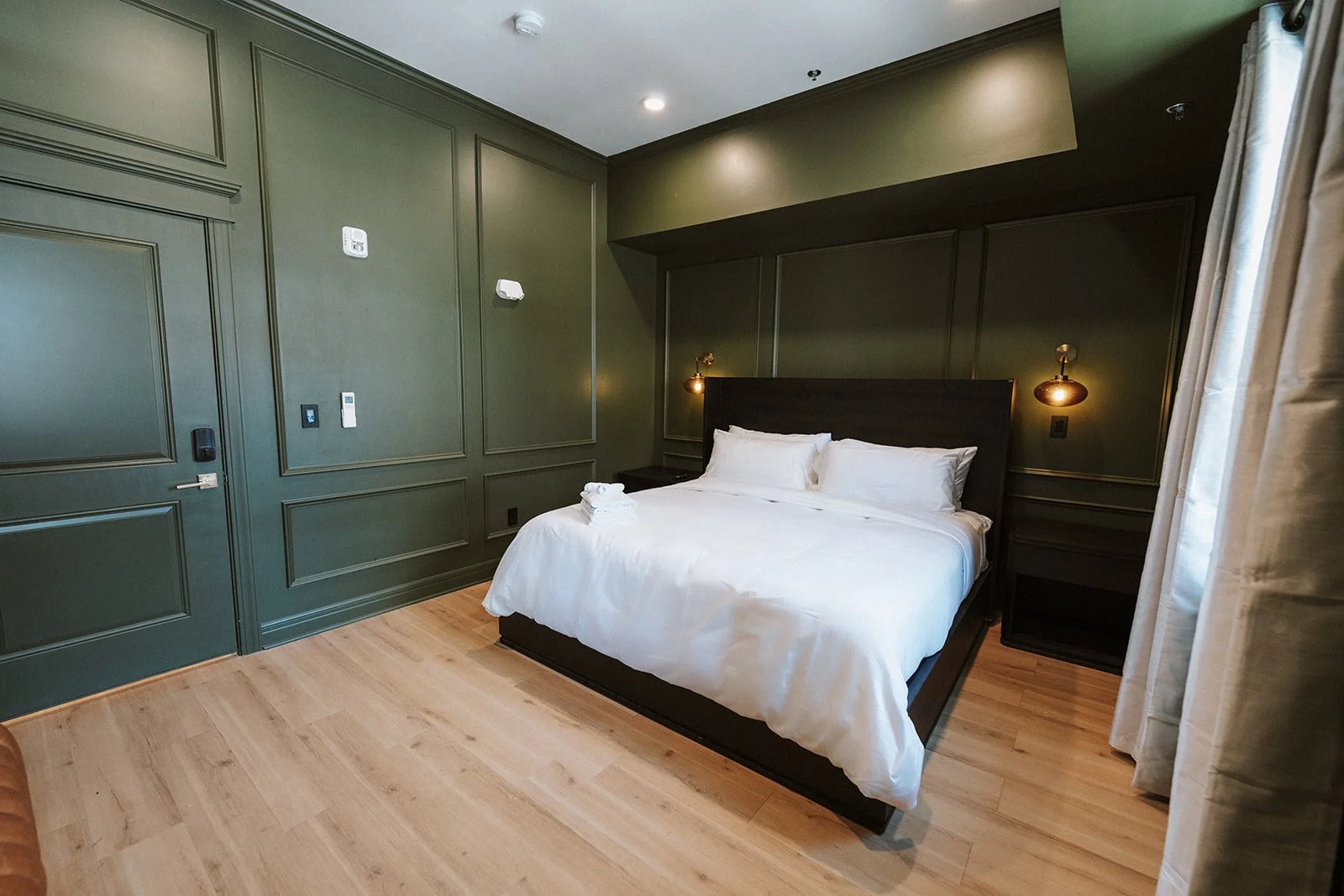 Aventi-Weddings-Melrose-Abbey- 57 - AC104797.jpg