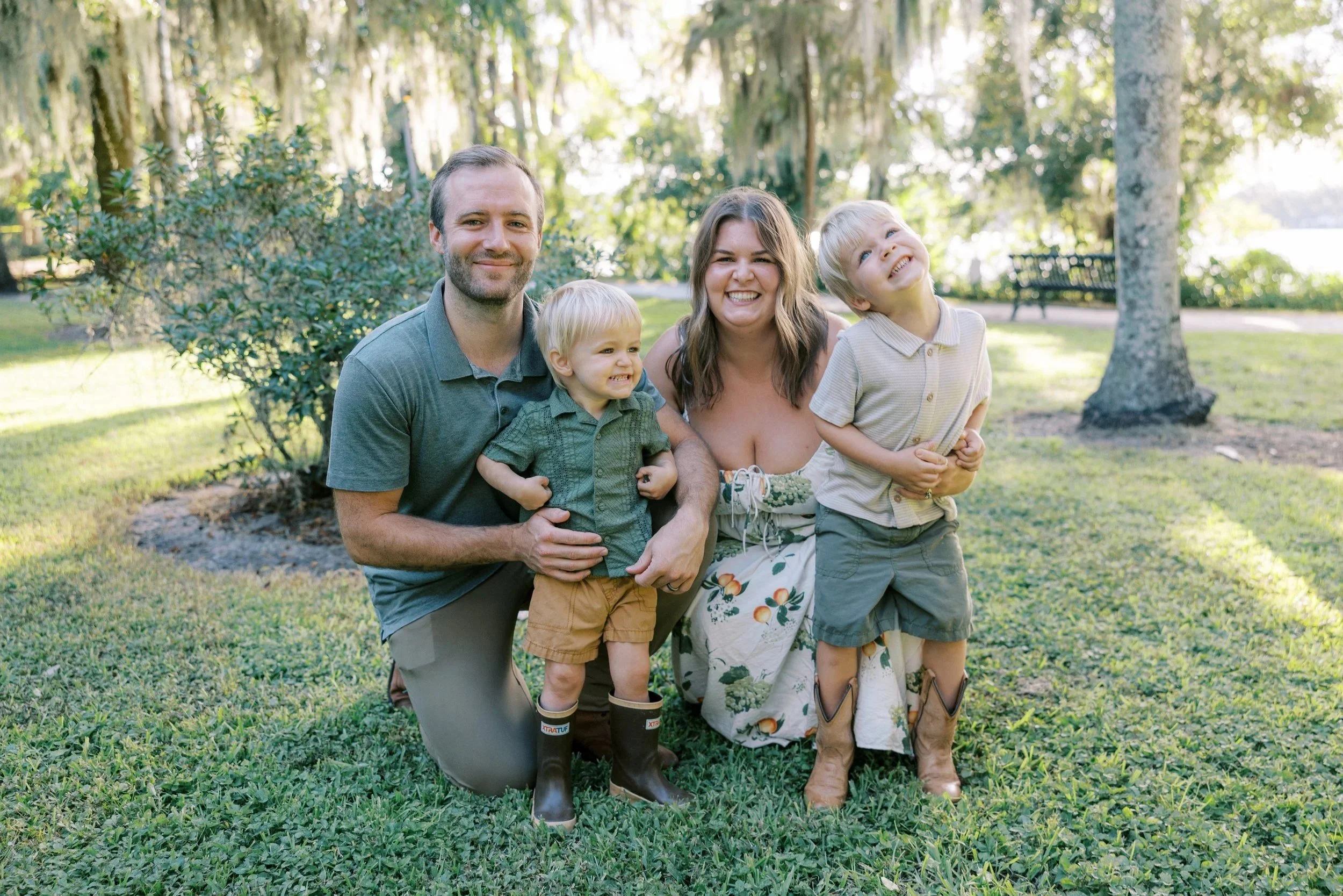 Mini Family Photo Sessions at Kraft Azalea Garden in Winter Park, Florida