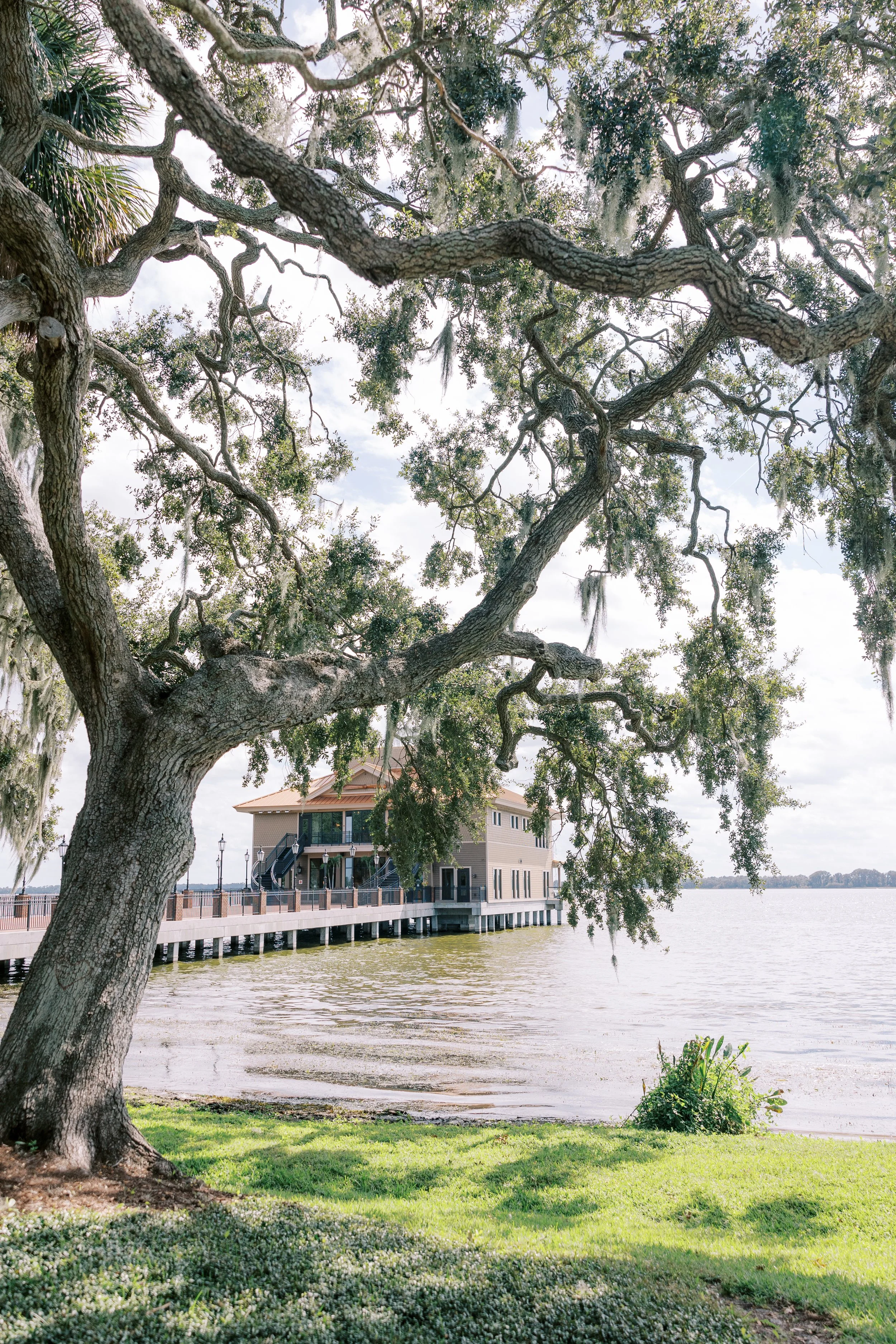 AAP-Tavares-on-the-Lake-Pavillion-Orlando-Wedding-Photographer.jpg