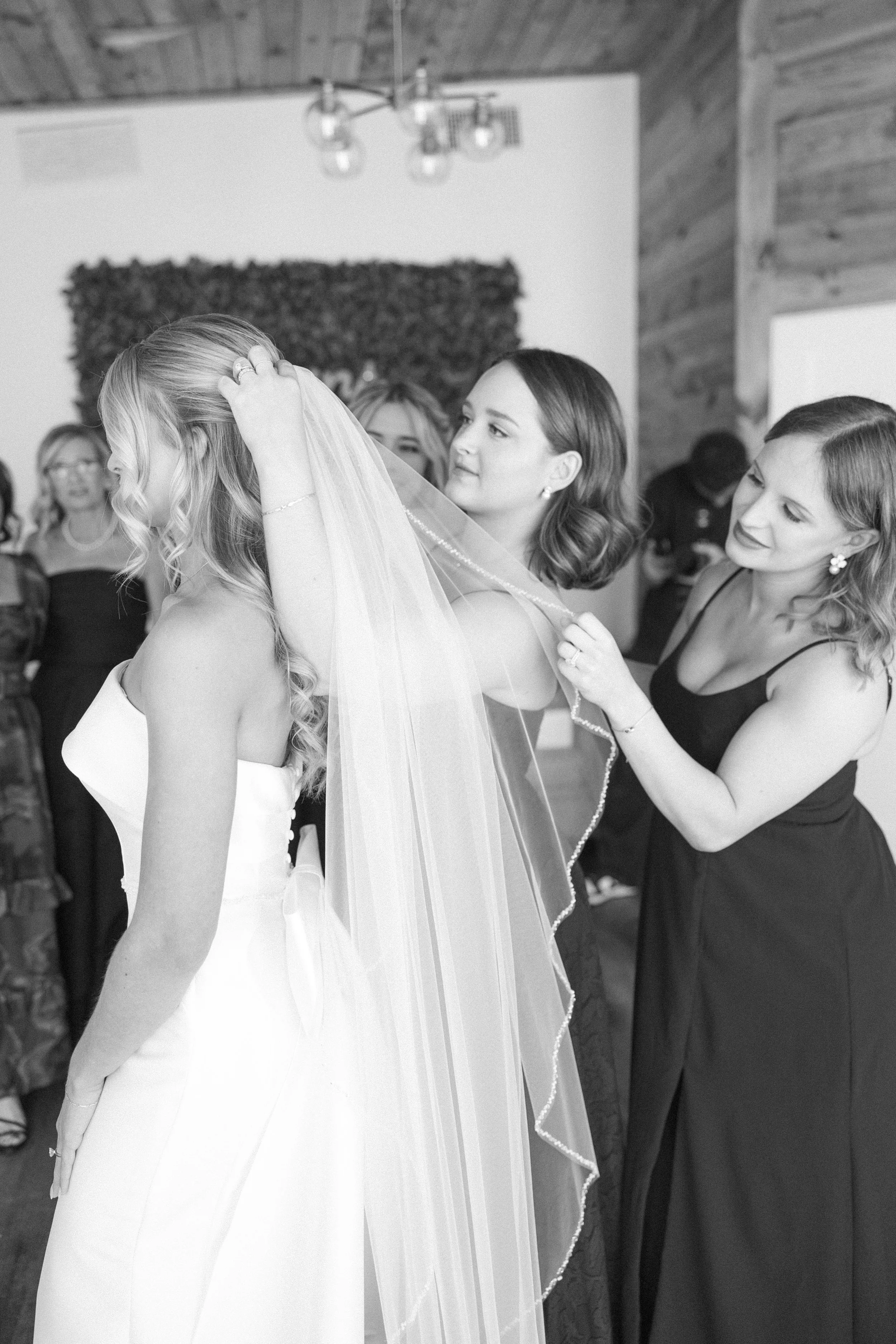 Bride gets ready in Brown's Grove Bridal Suite