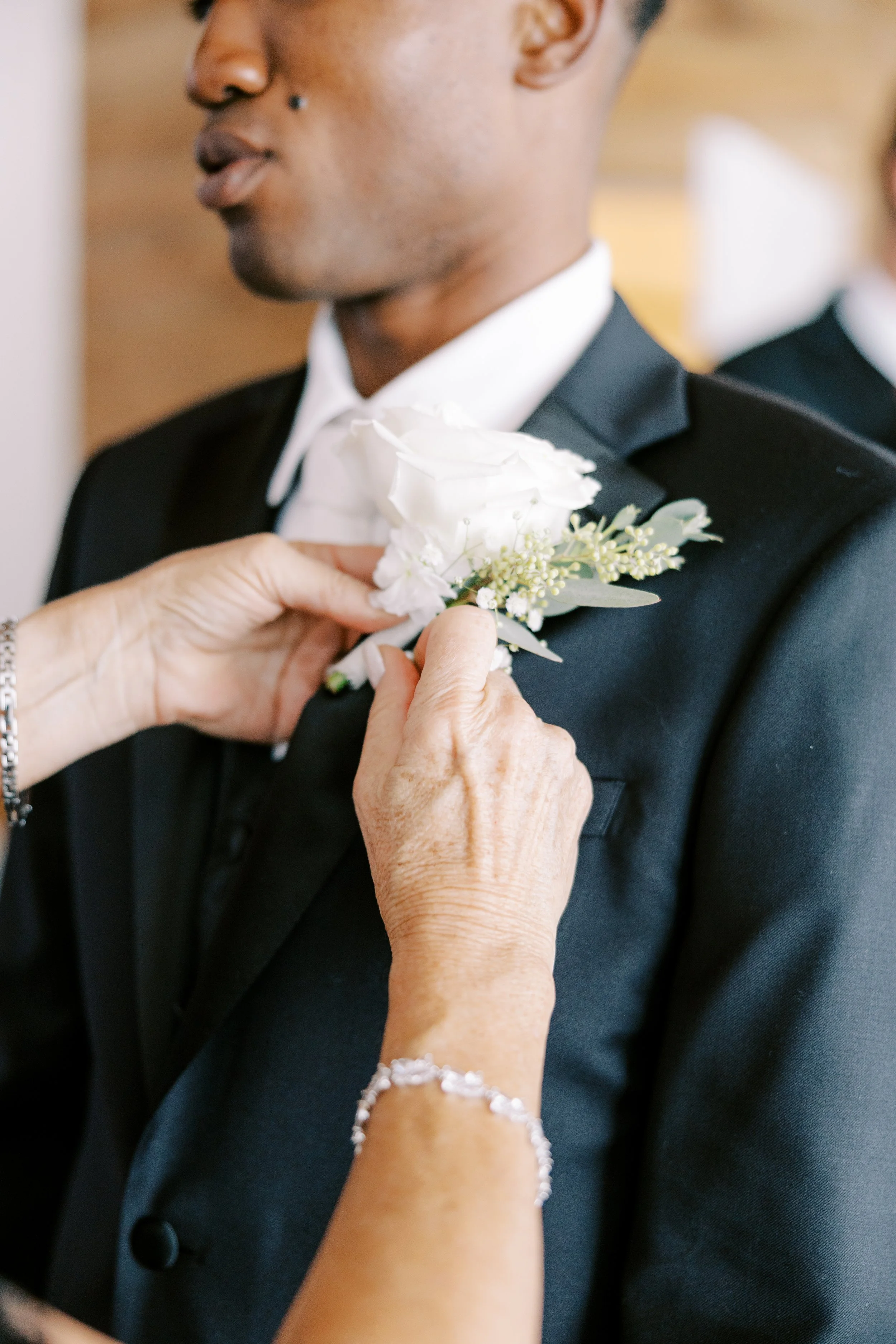 Florida-wedding-florist-boutonnierre.jpg
