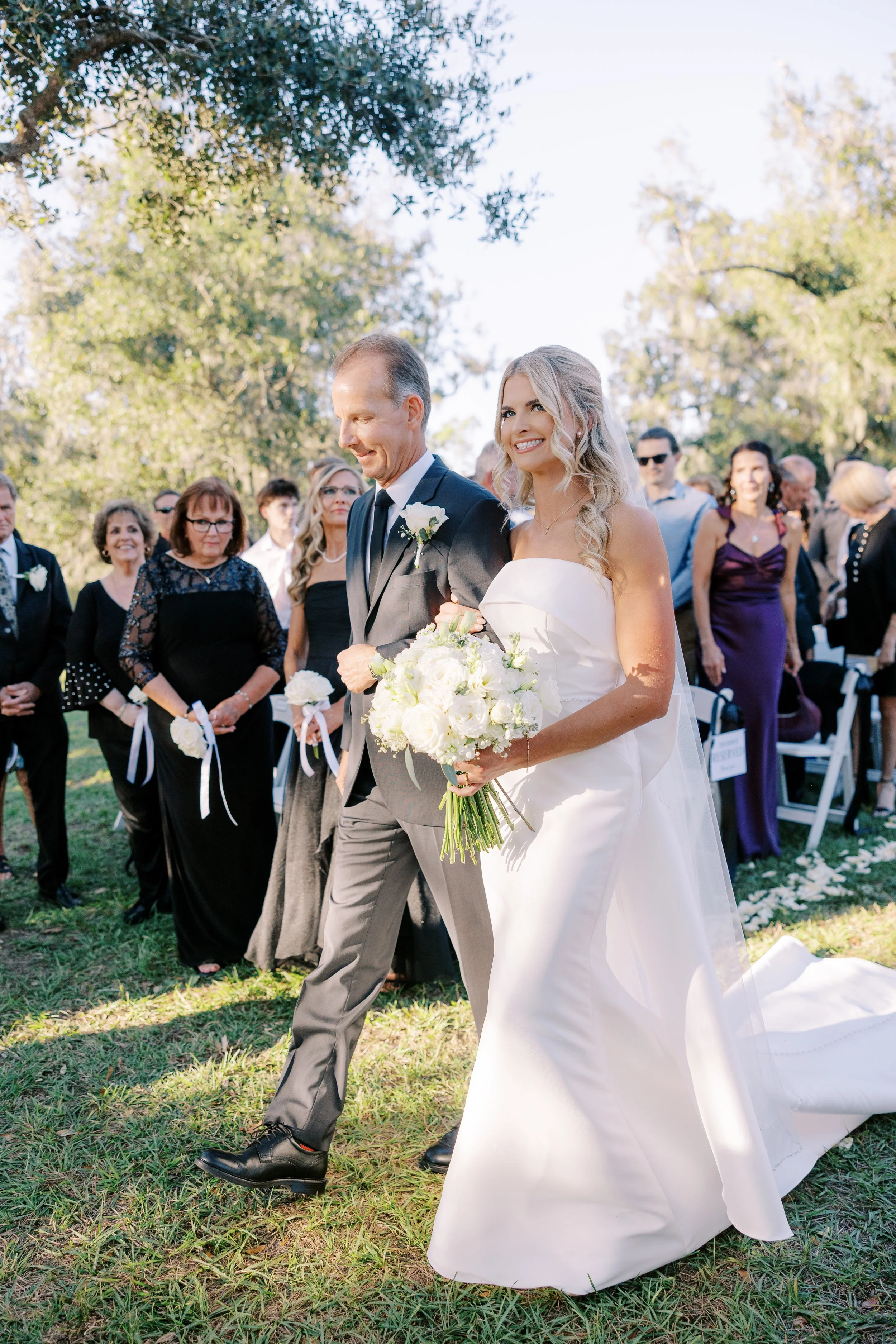 Bride-walks-down-the-aisle-browns-grove-sarasota-florida.jpg