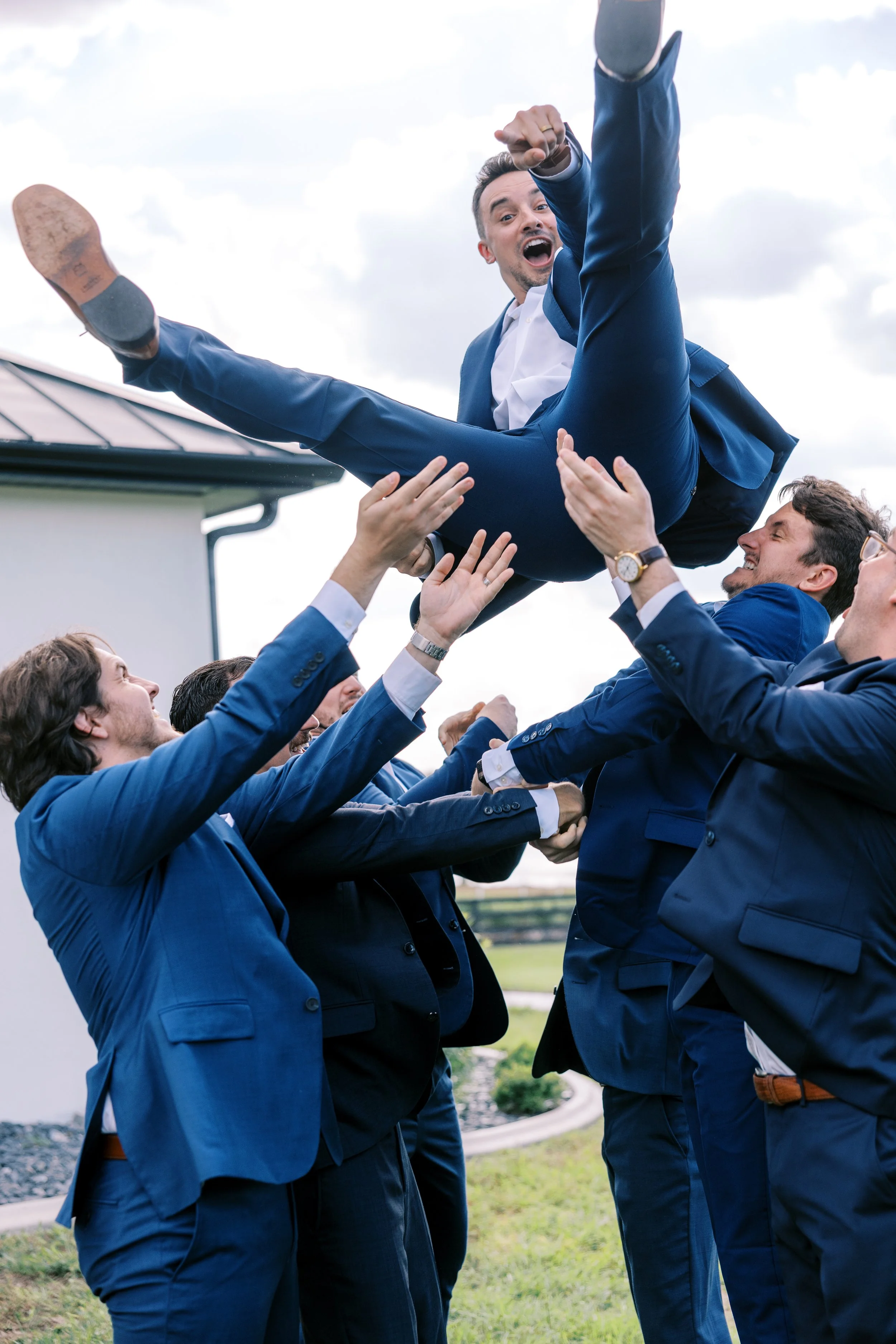 Fun-groom-photos.jpg