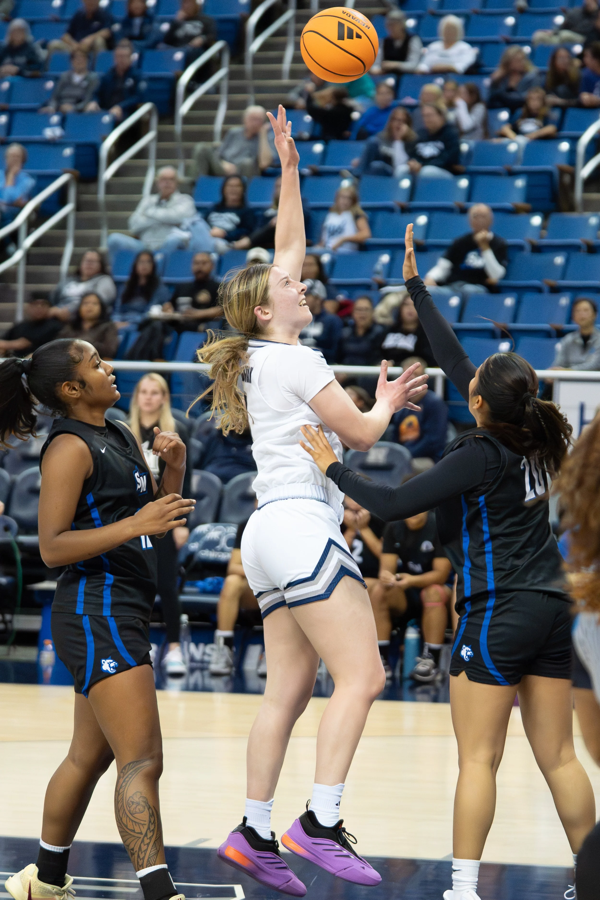 2nd Quarter_Sullivan2_Hook Shot.jpg