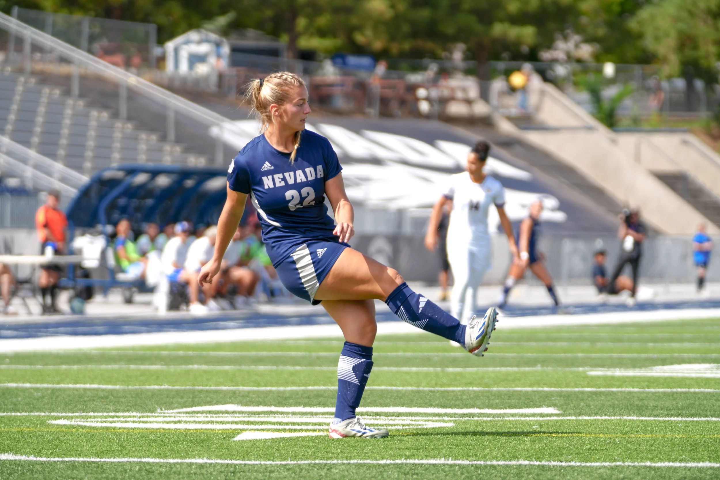 First Half_Srodes22_Kicking.jpg