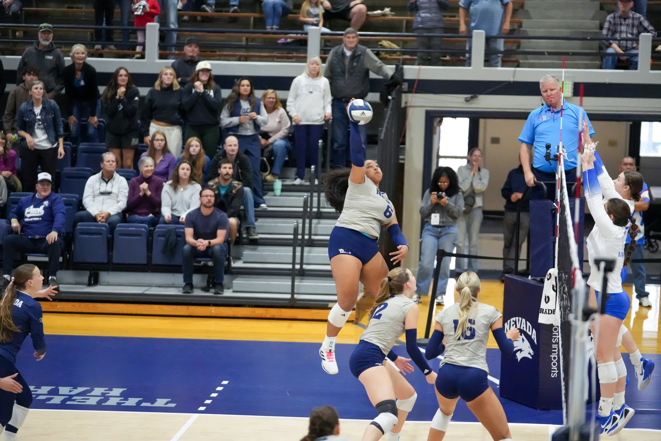 Set3_Clarke6_Spike_Game Point.jpg