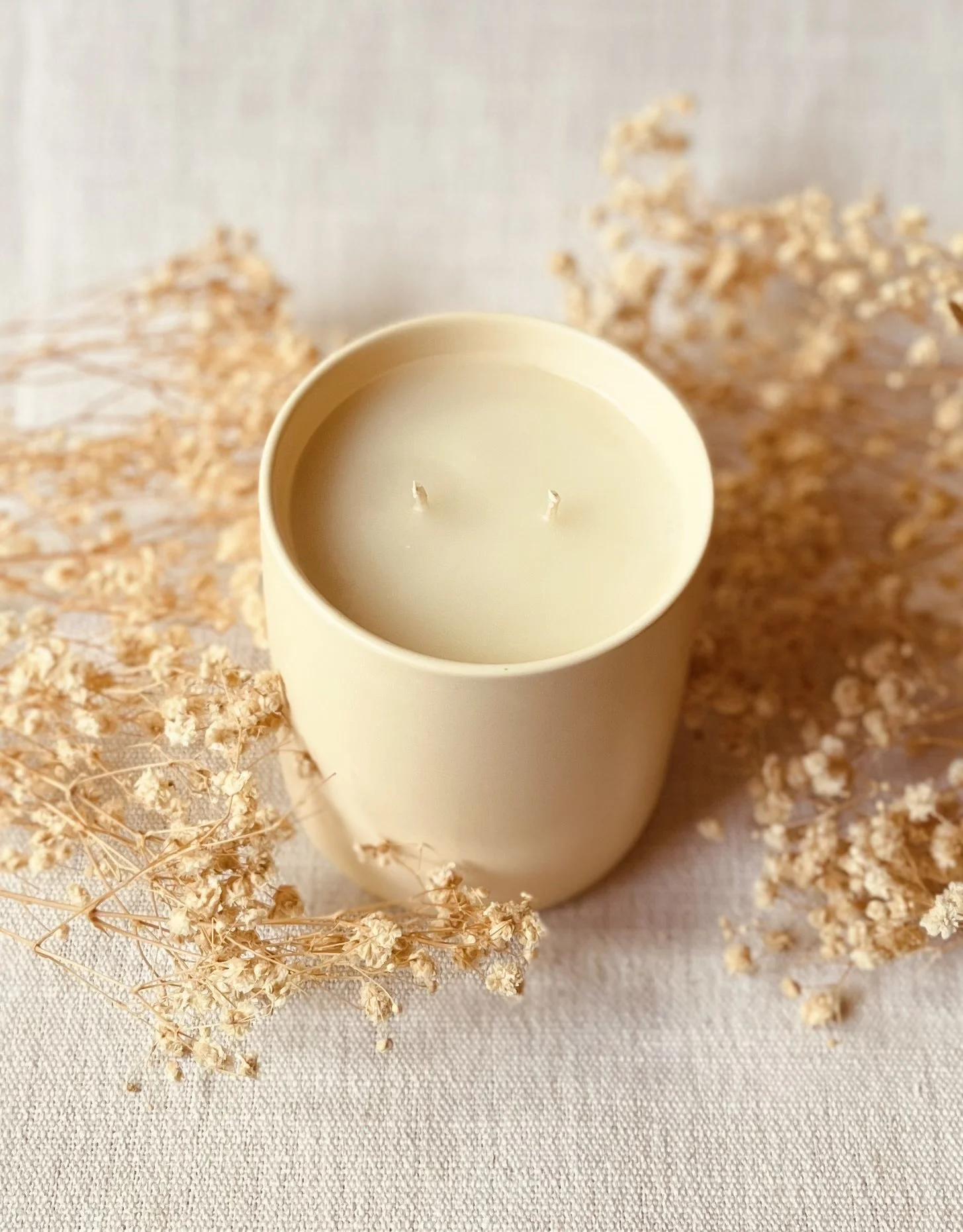 Scented Beeswax Candle, Ceramic Tumbler in Daylight, 12 oz