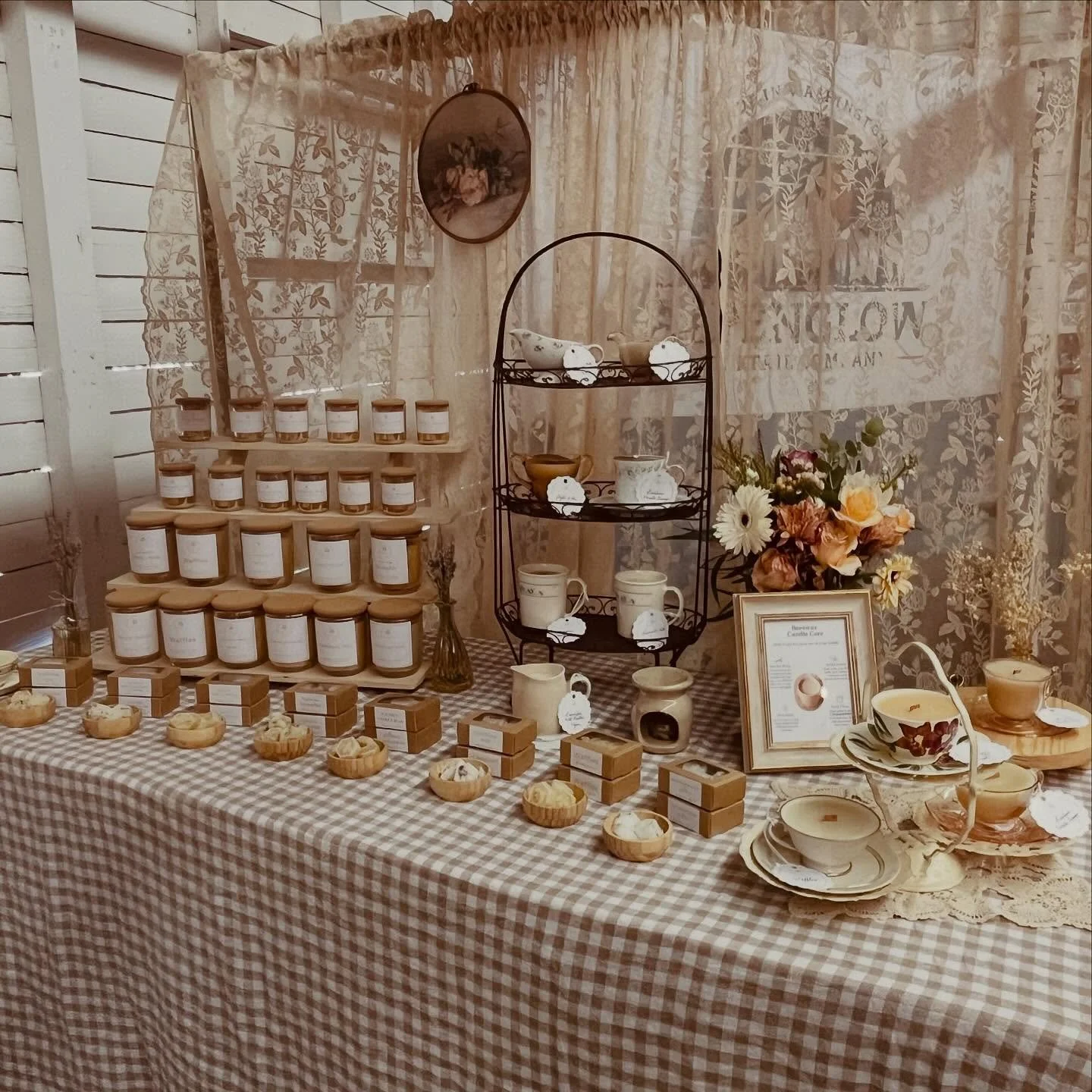 Find me in my little corner of vintage heaven this weekend at @vintagemarketdays_idahonorth 🌻