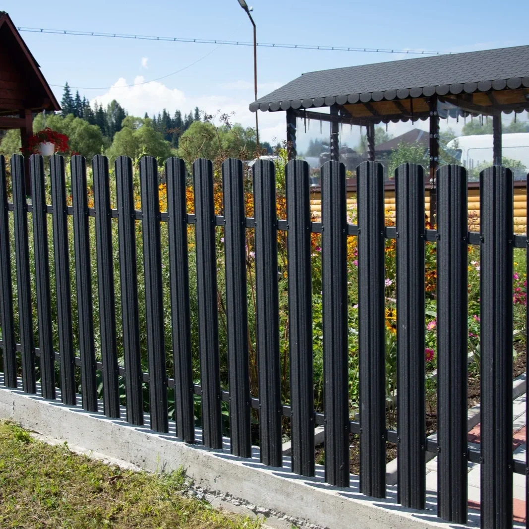 Lightweight Power: Aluminum Fencing Solutions for Modern Businesses