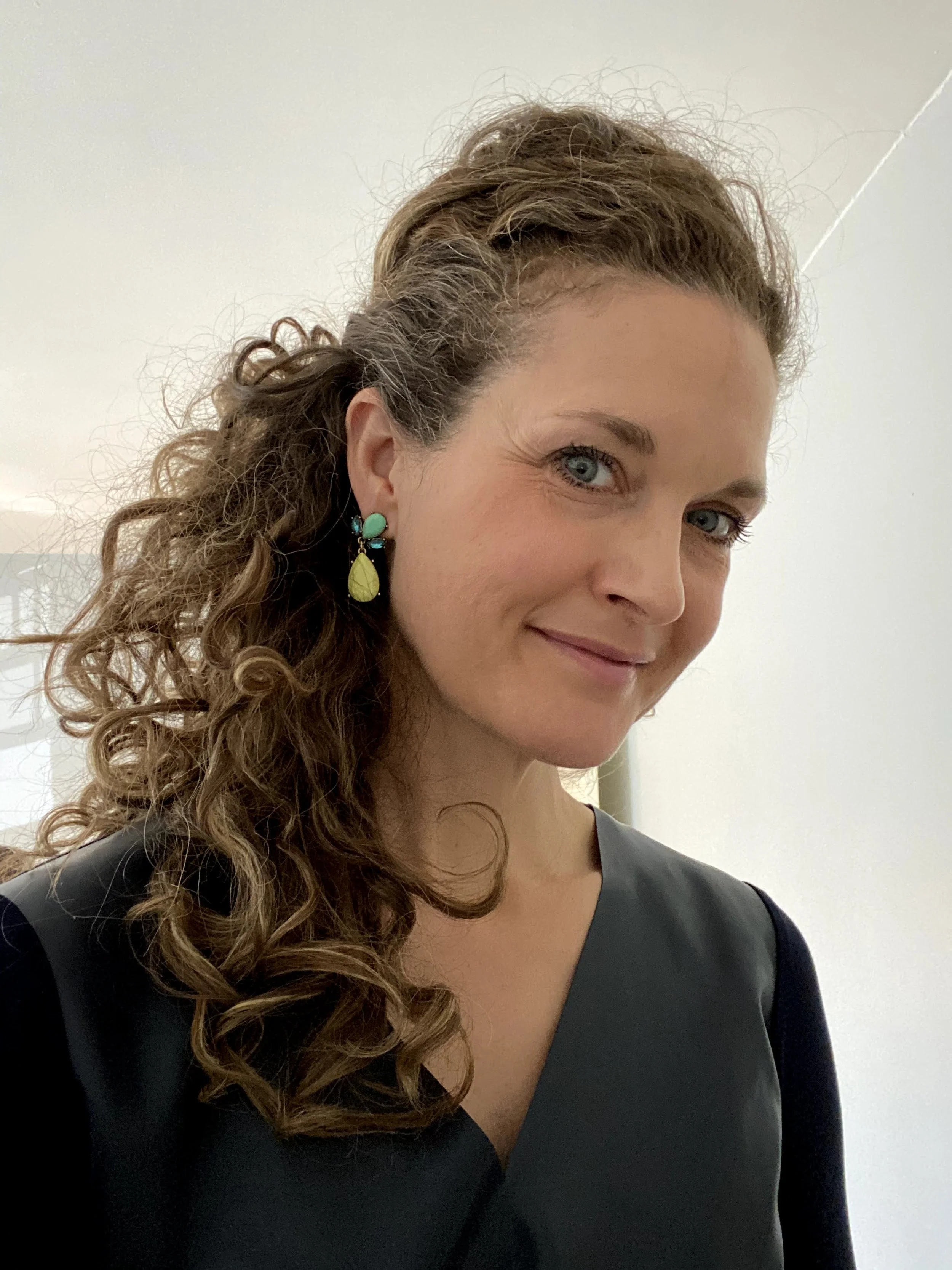 Jess Joerg, founder of Your Organized Life by Jess - Vancouver Island professional organizer helping families, seniors, and sellers declutter, organize, and move with ease. Thoughtful, practical support for every life transition.