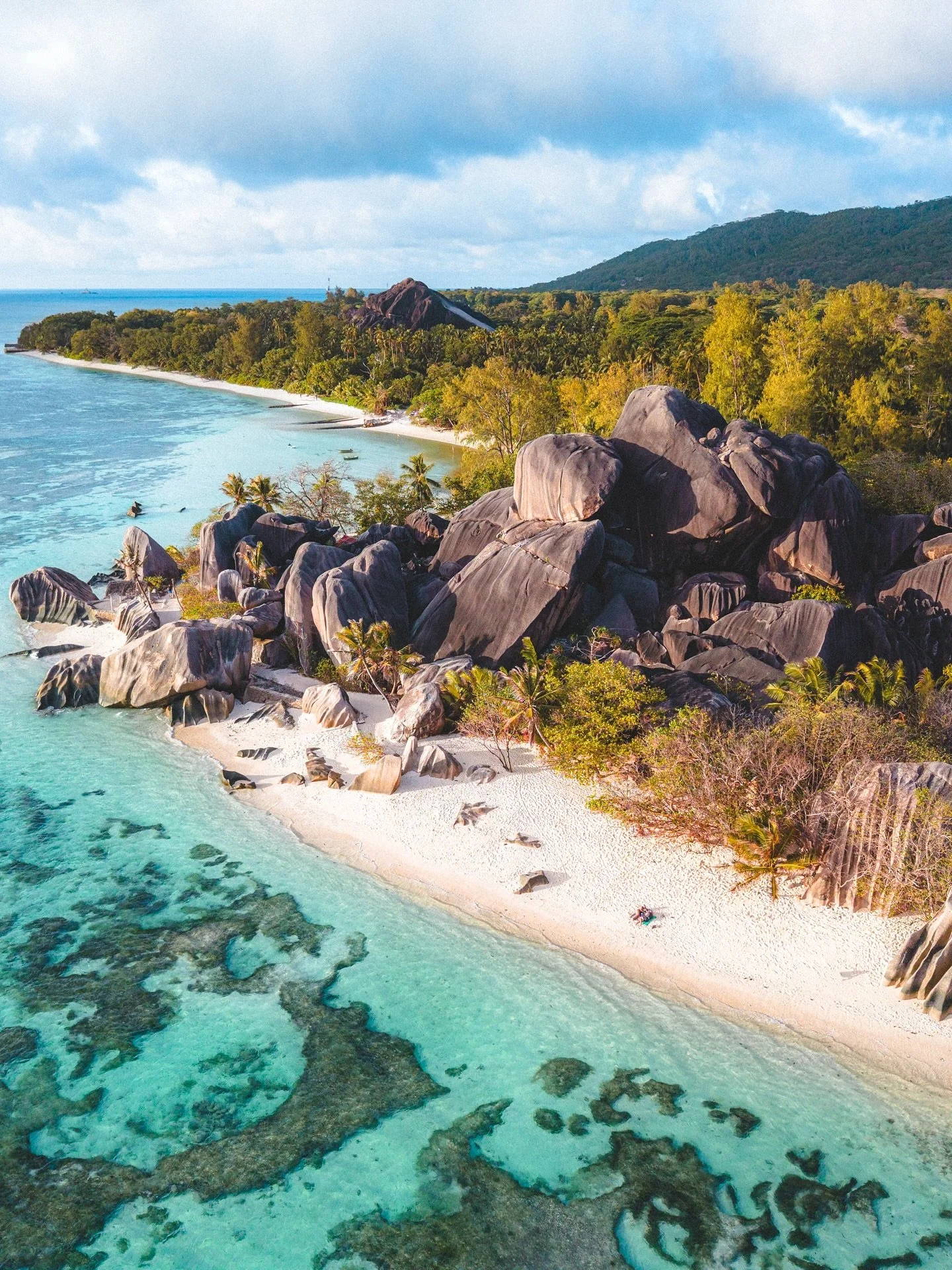Voici l&rsquo;une des plus belles plages du monde 🌍
Anse Source d&rsquo;Argent / La Digue /Seychelles 😍

J&rsquo;ai toujours r&ecirc;v&eacute; de la voir de mes propres yeux. C&rsquo;est l&rsquo;une de ces plages qu&rsquo;on aper&ccedil;oit partout