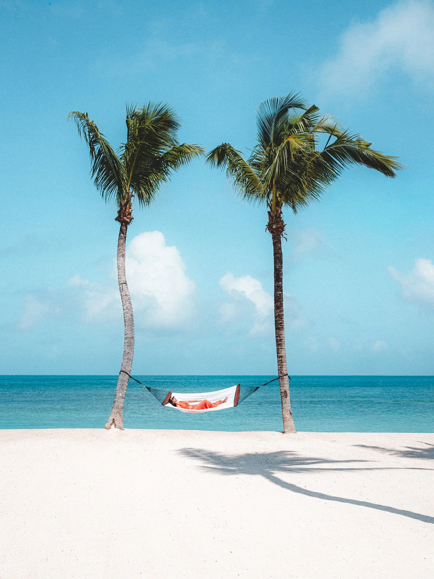 Quelle exp&eacute;rience inoubliable pour nos premiers jours aux Seychelles ! 😍 Nous avons eu la chance incroyable de s&eacute;journer au Four Seasons de Desroches Island, une &icirc;le pr&eacute;serv&eacute;e &agrave; seulement 40 minutes de vol de