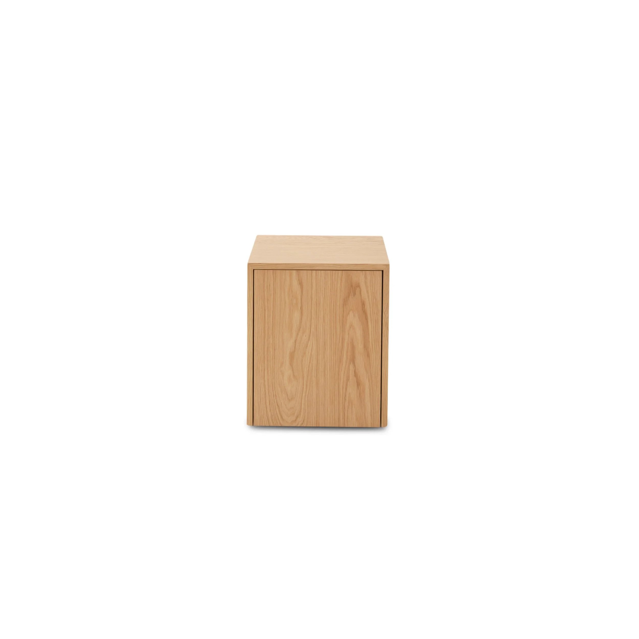 New-Works_Packshot_40933_Mass-Side-Table-Drawer_Natural-Oak_470x400x400mm_1.jpg