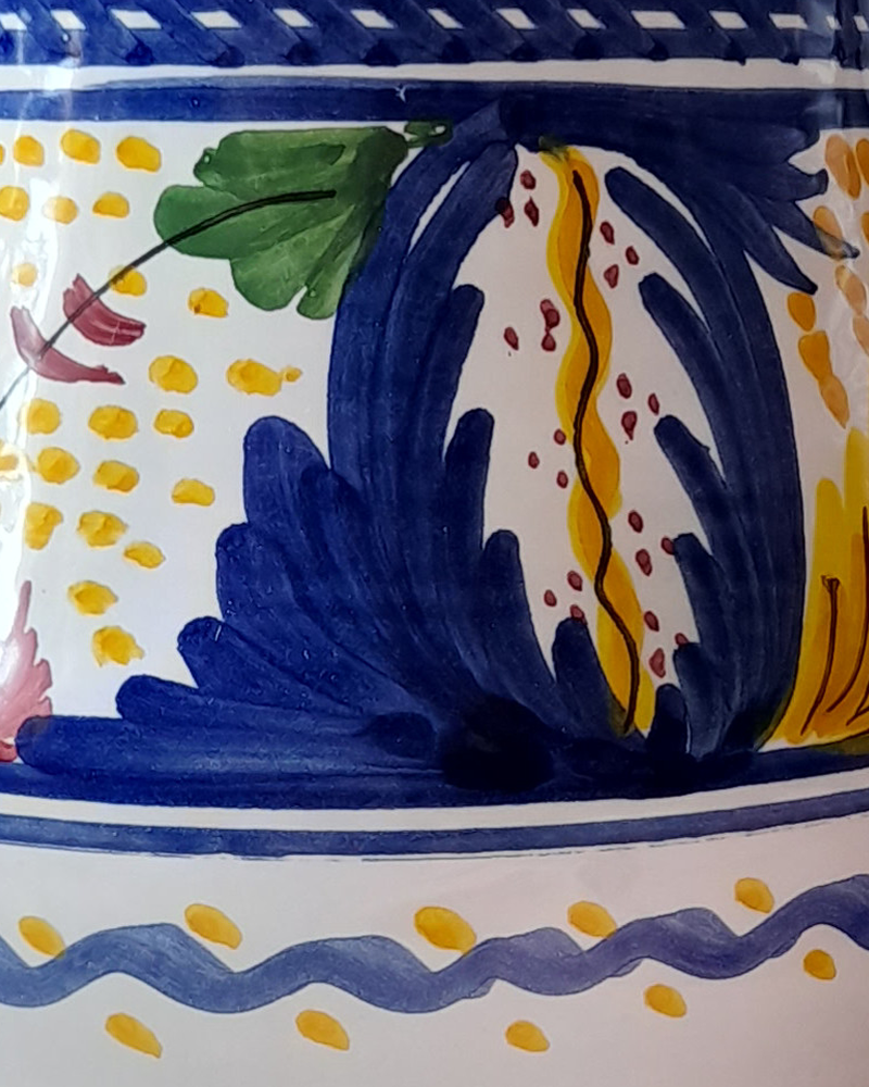 Vendimia Spanish Ceramics - Detail - CASA PLETORICA.png