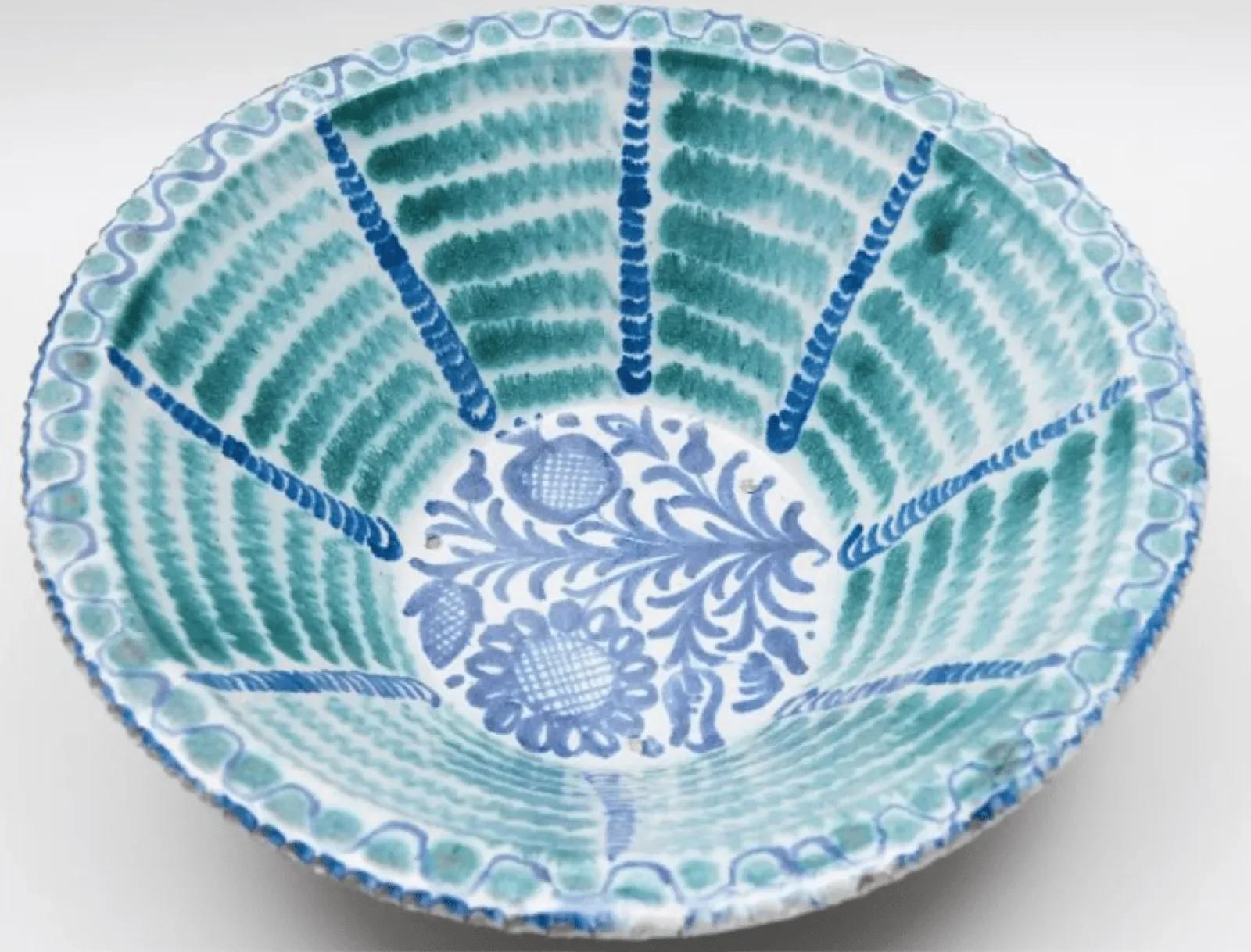 Stunning Characteristics of Fajalauza Ceramics