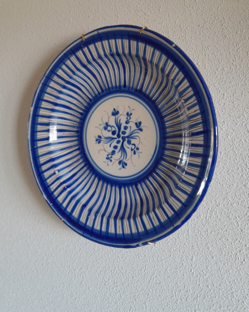 Antique “Rayas” Ceramic Plate Hanging on Wall - CASA PLETORICA.png