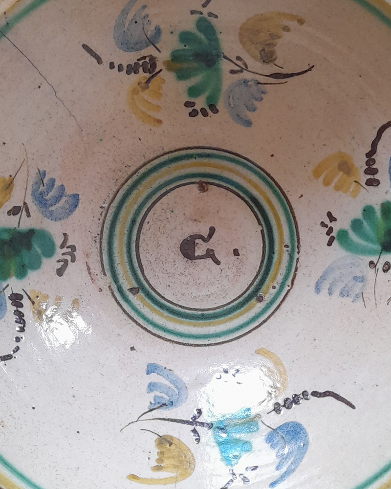 Antique Castilla Remolino Lebrillo Bowl - Detail - CASA PLETORICA.png