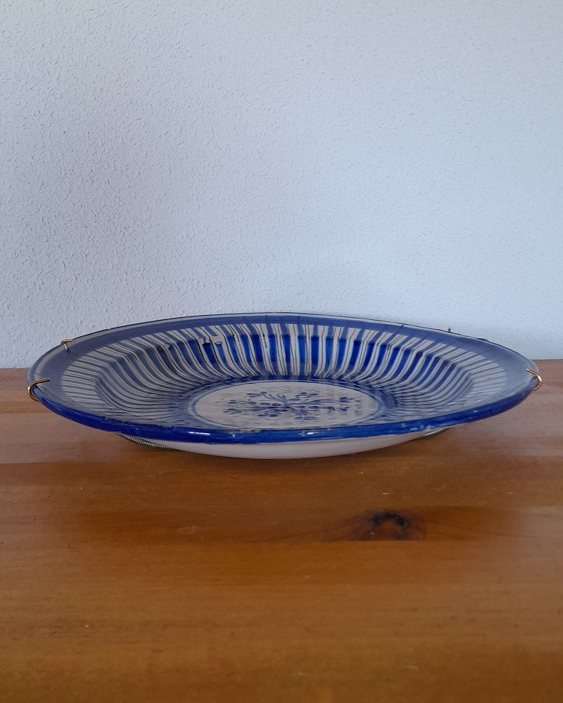 Antique “Rayas” Ceramic Wall Plate - Profile - CASA PLETORICA.png