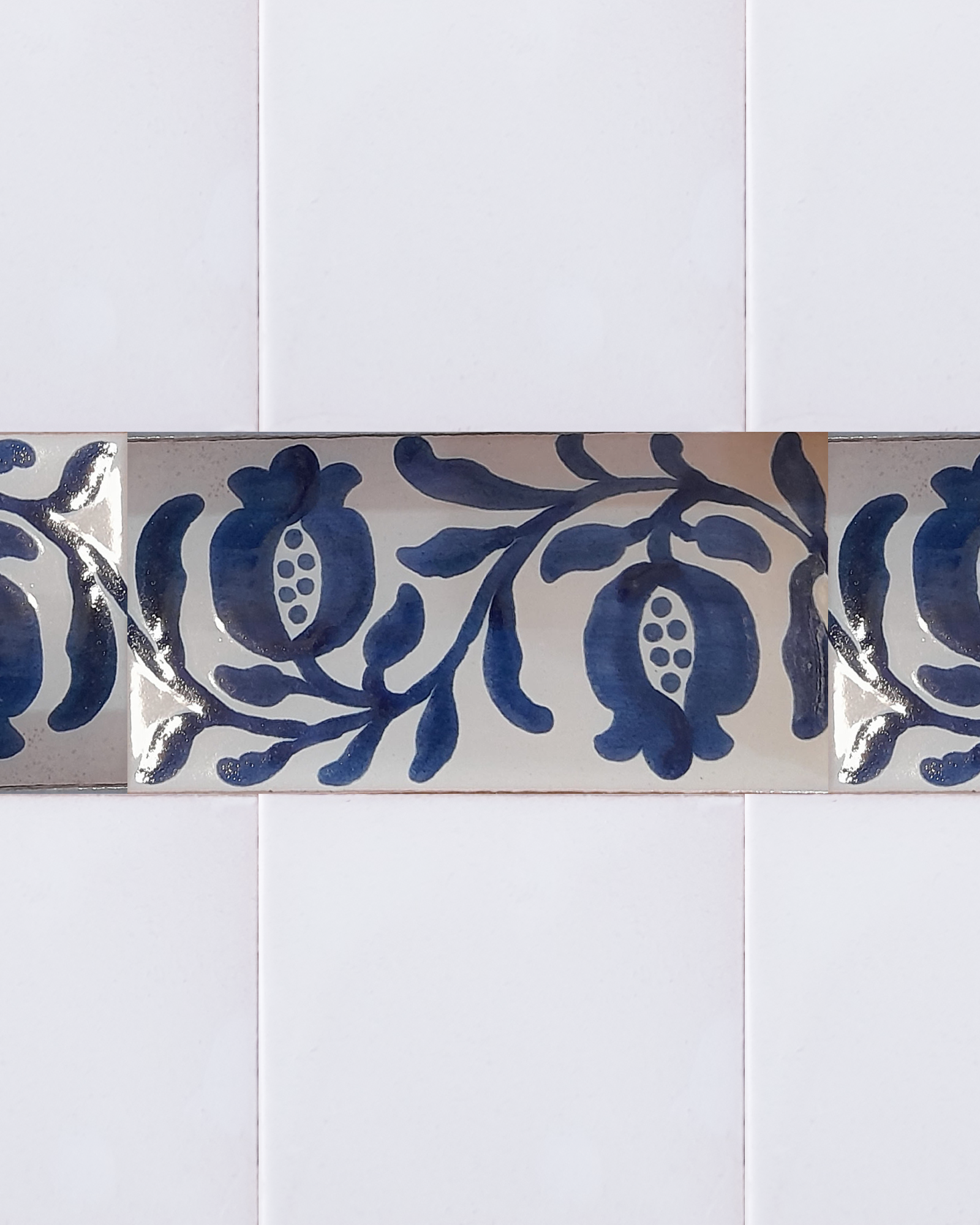 Granada Border Ceramic Tile in Blue