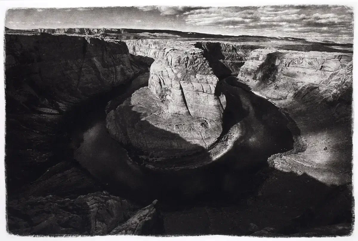HORSESHOE-BEND-BLACK.webp