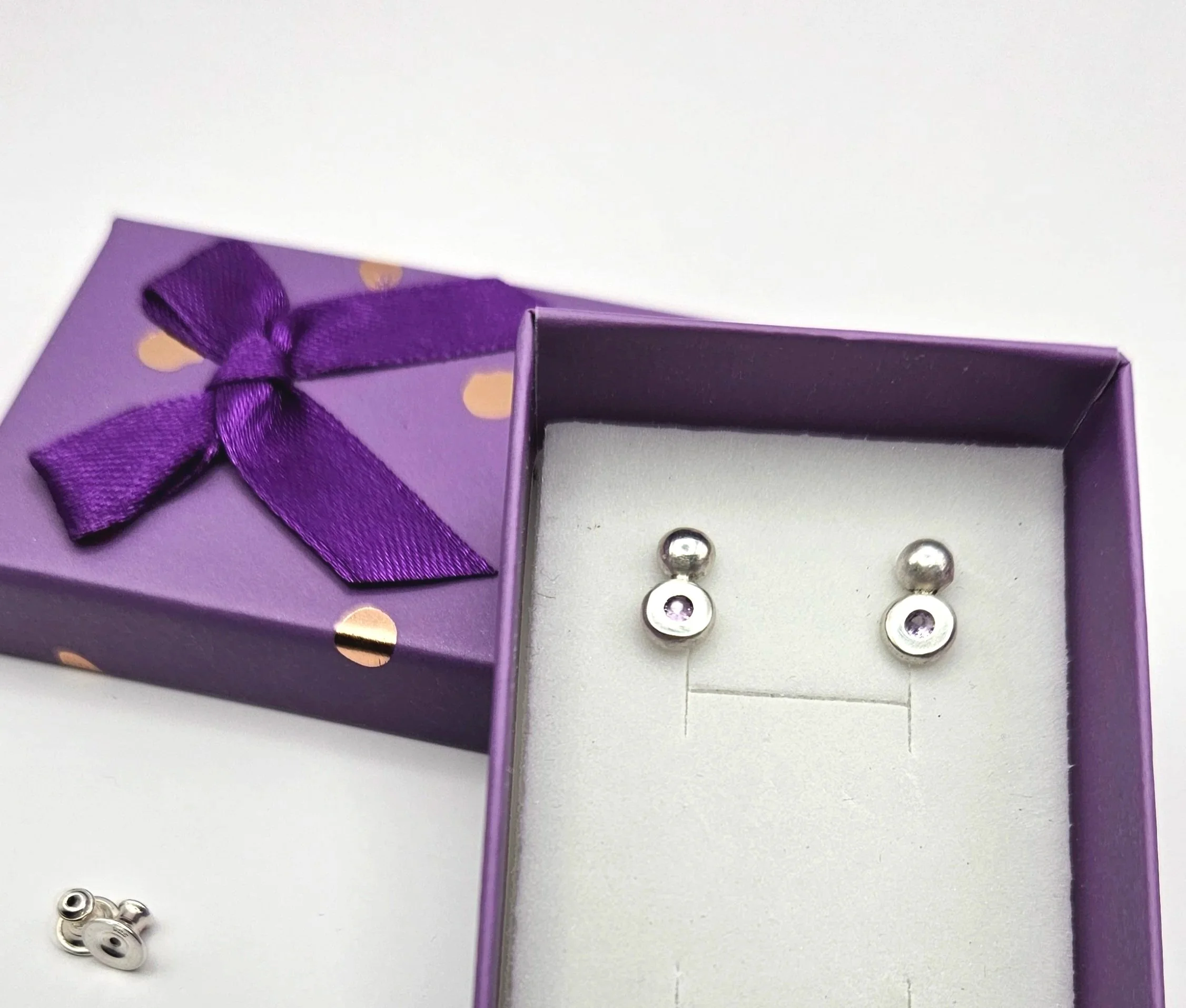 silver-stud-earrings-fortuna-3.jpg
