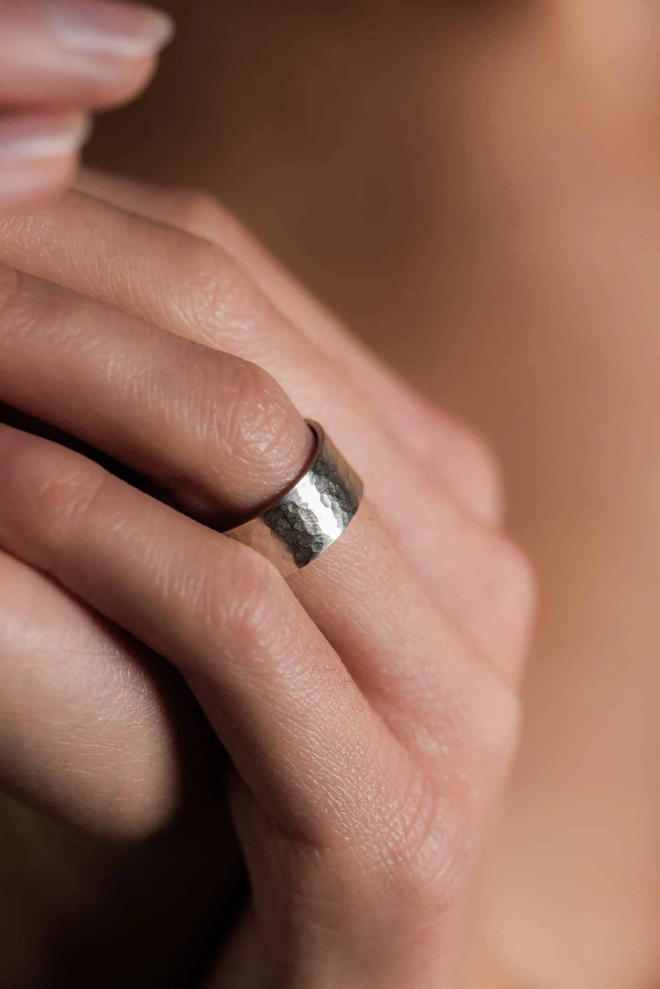 "Aurora" Hammer-textured silver band ring 9mm