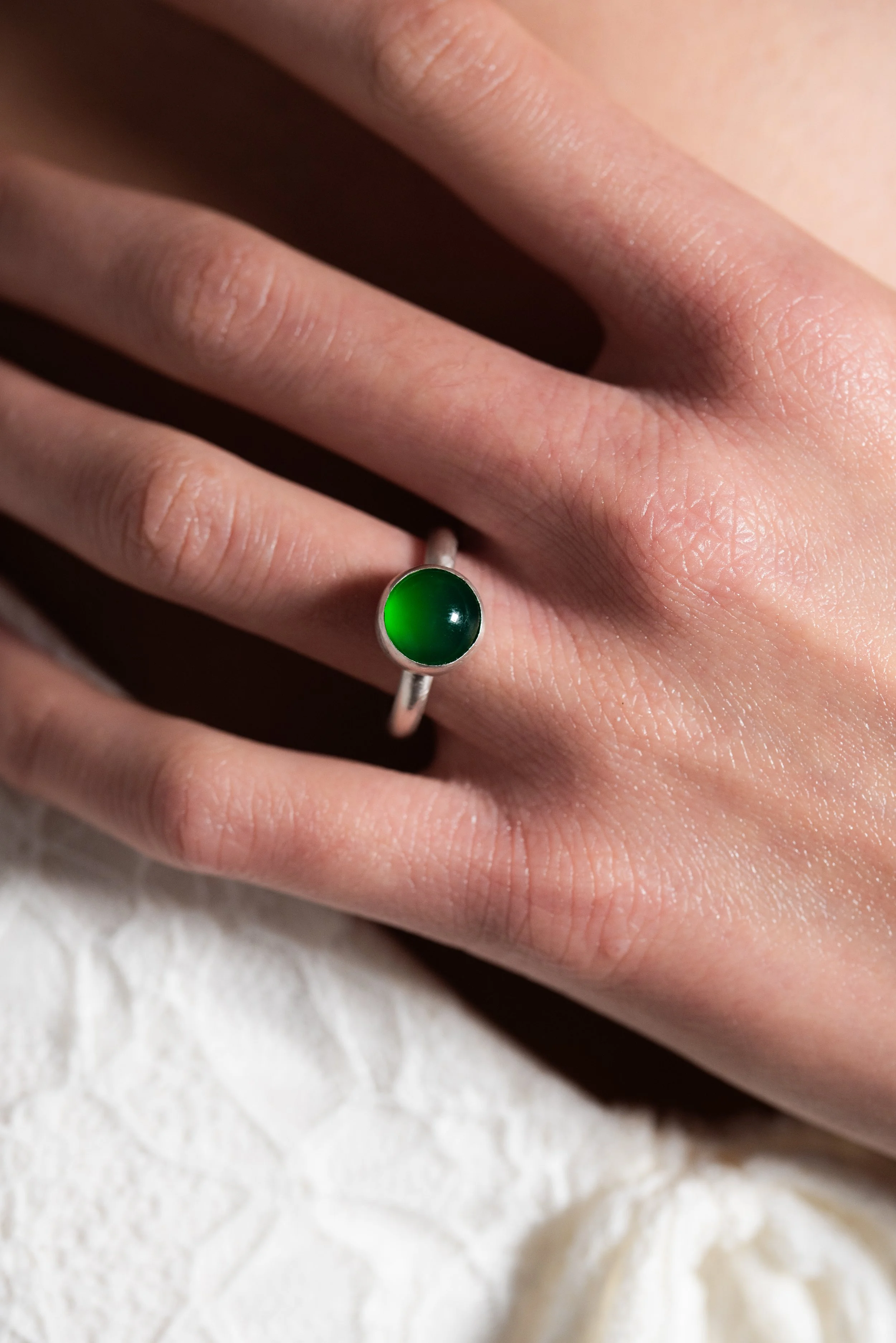 Silver "Victoria" ring, 10mm cabochon, green agate