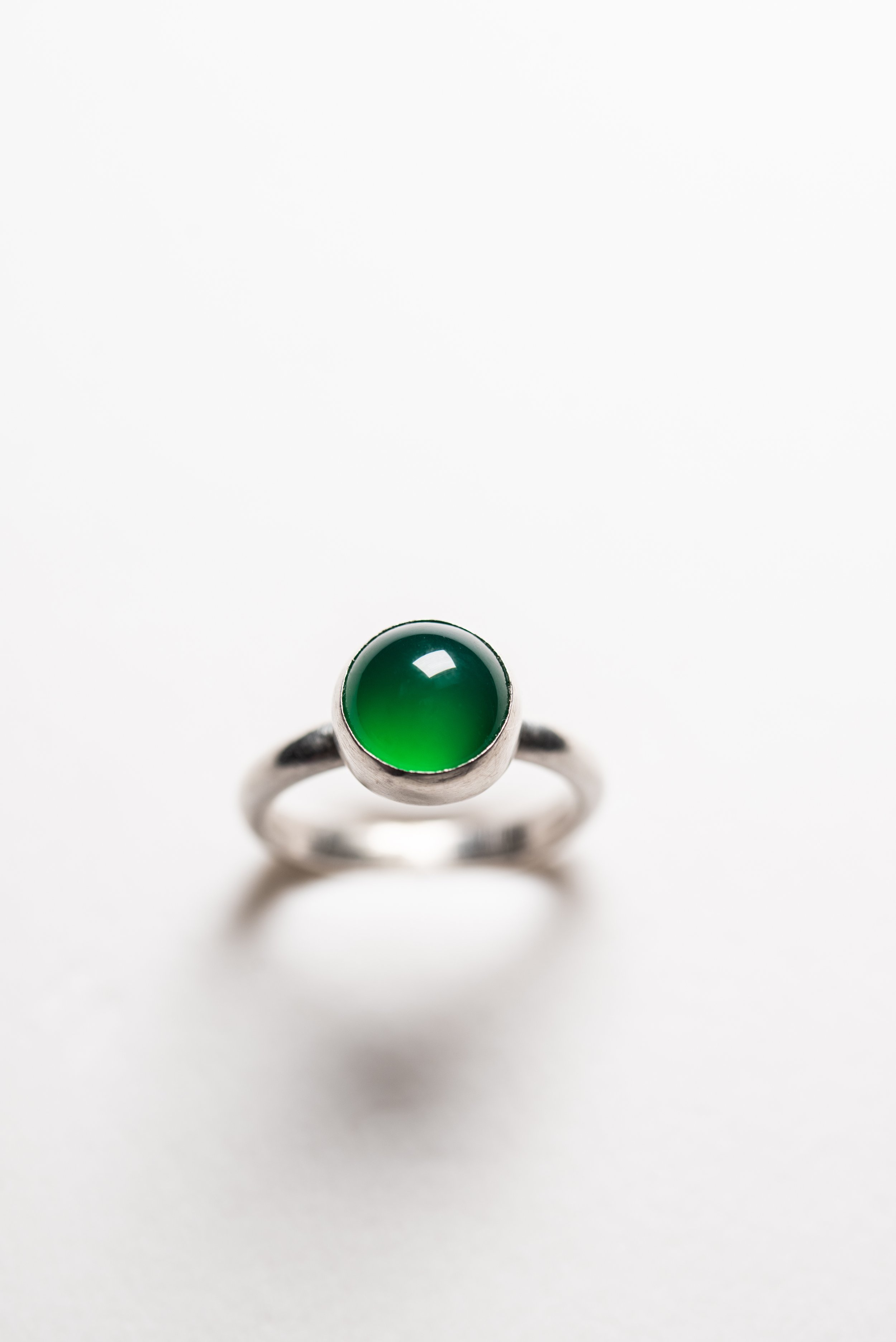 silver-ring-victoria-10mm-cabochon-green-agate-1.jpg