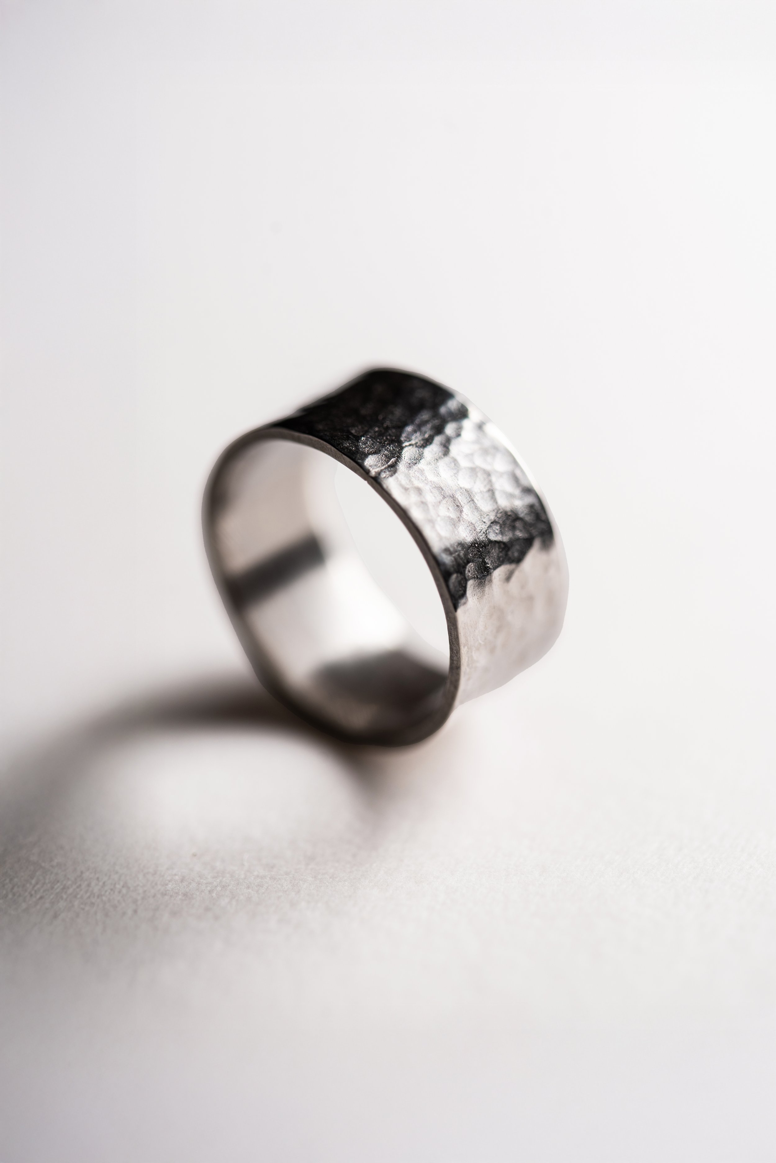 Hammer-textured silver band ring 9mm