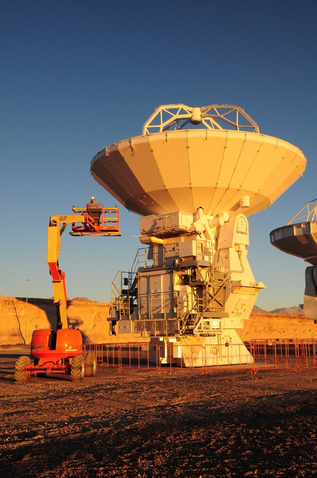 34-ALMA-Antenna.jpg