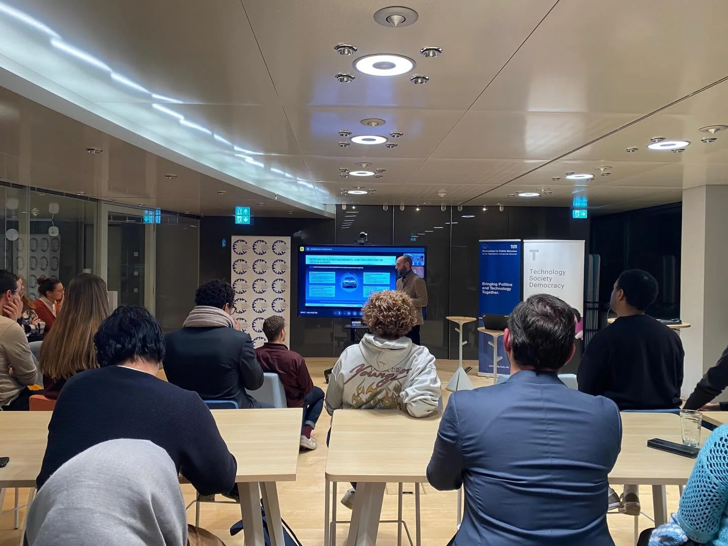 🌍 This November we organised a Climate Cafe on Urban Mining
♻️&nbsp;As global demand for raw materials accelerates and primary production drives significant environmental costs, urban mining is becoming an essential lever for a more circular and cli