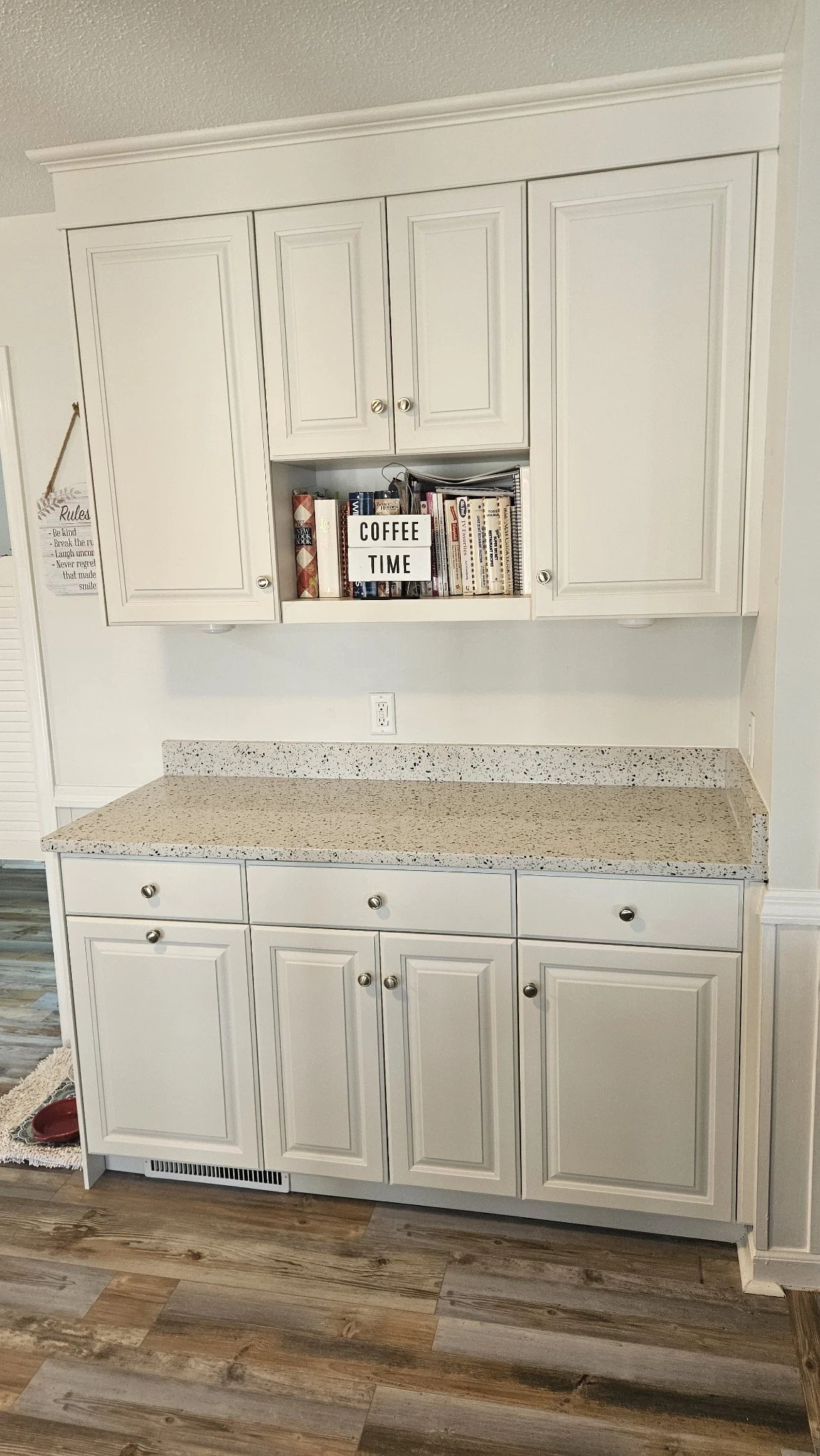 Custom built-ins for breakfast nook