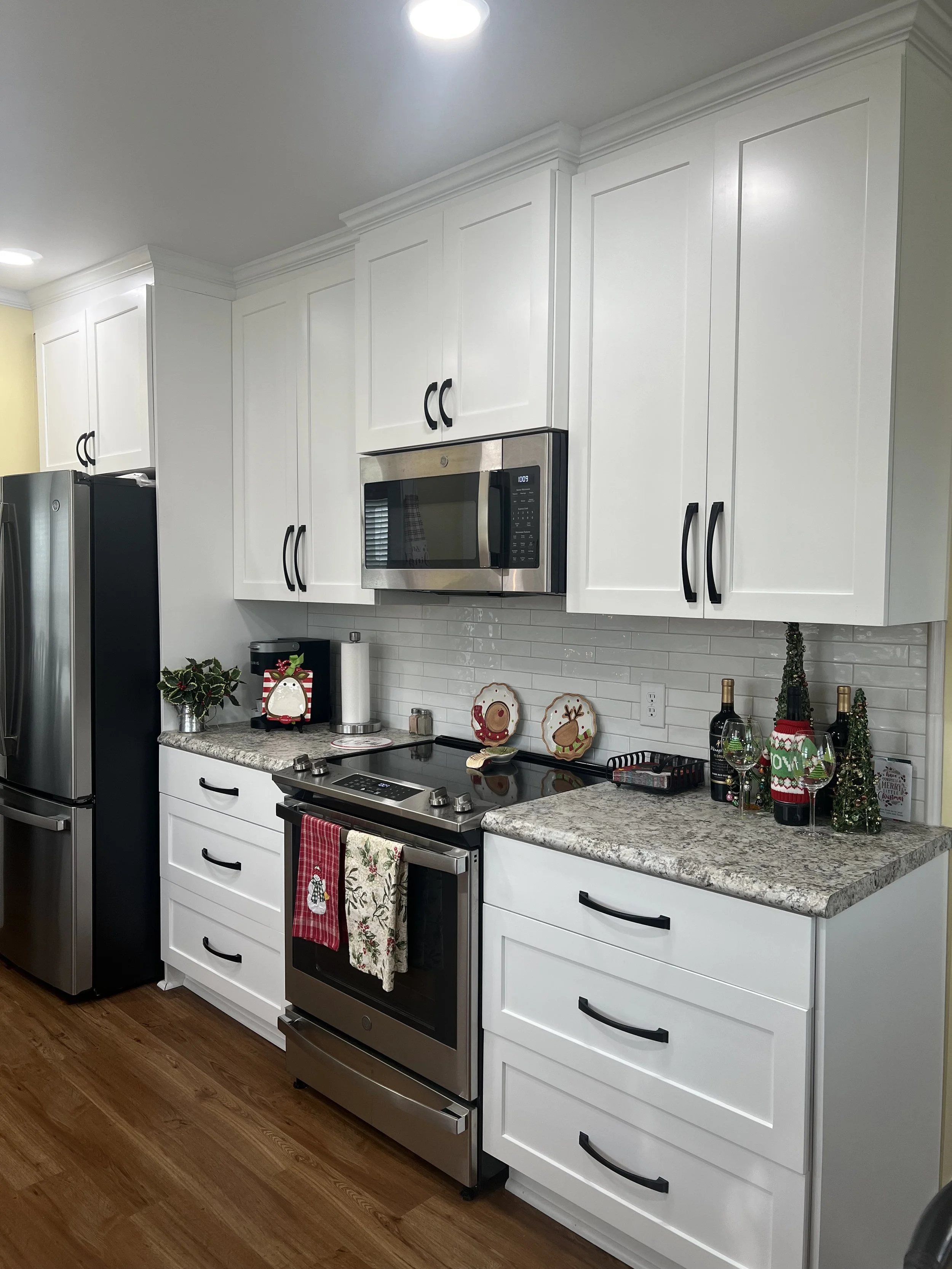 Custom kitchen cabinets with drawers