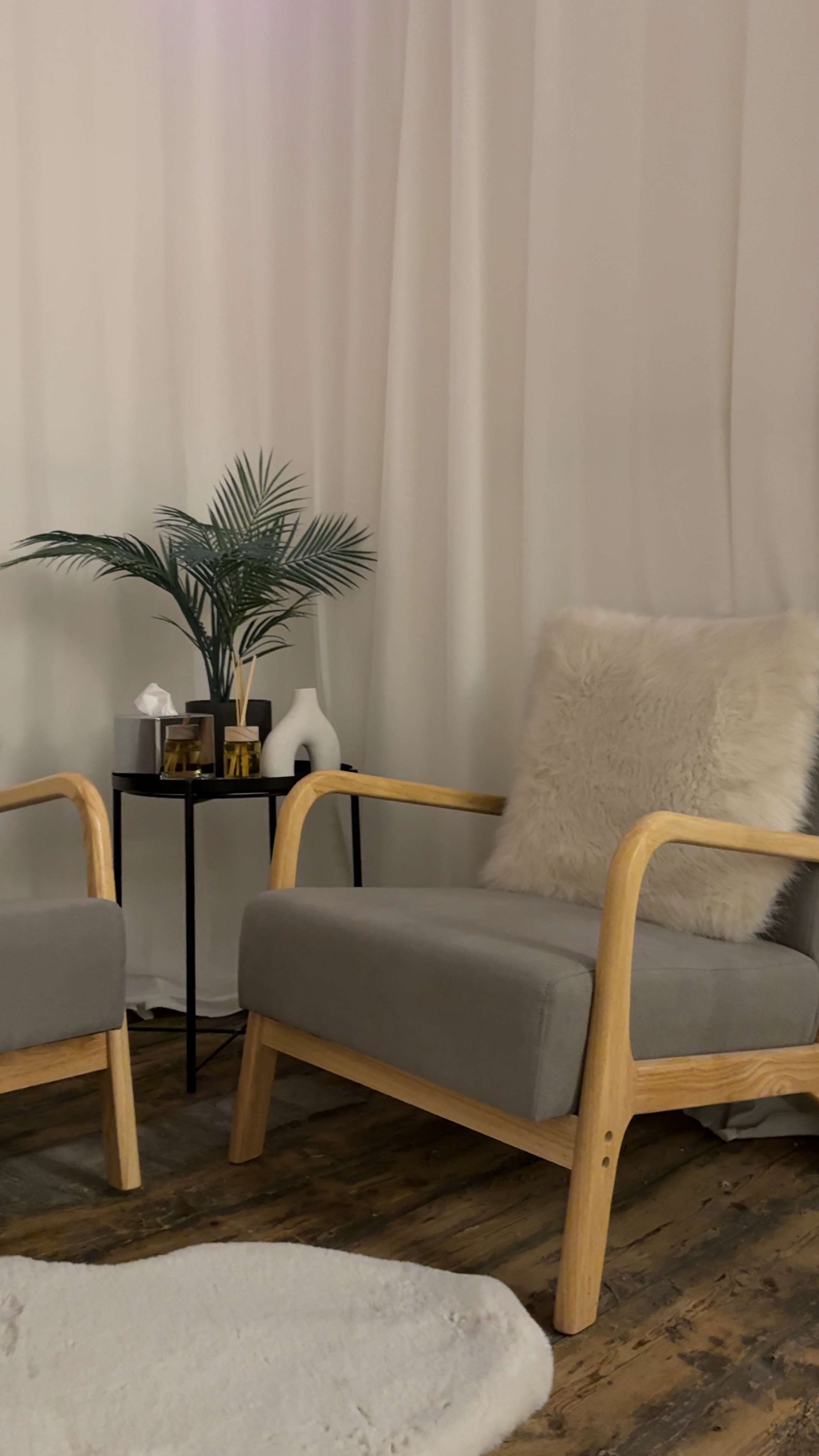 North Manchester studio lounge with seating for beauty creators, influencers, and social media content production