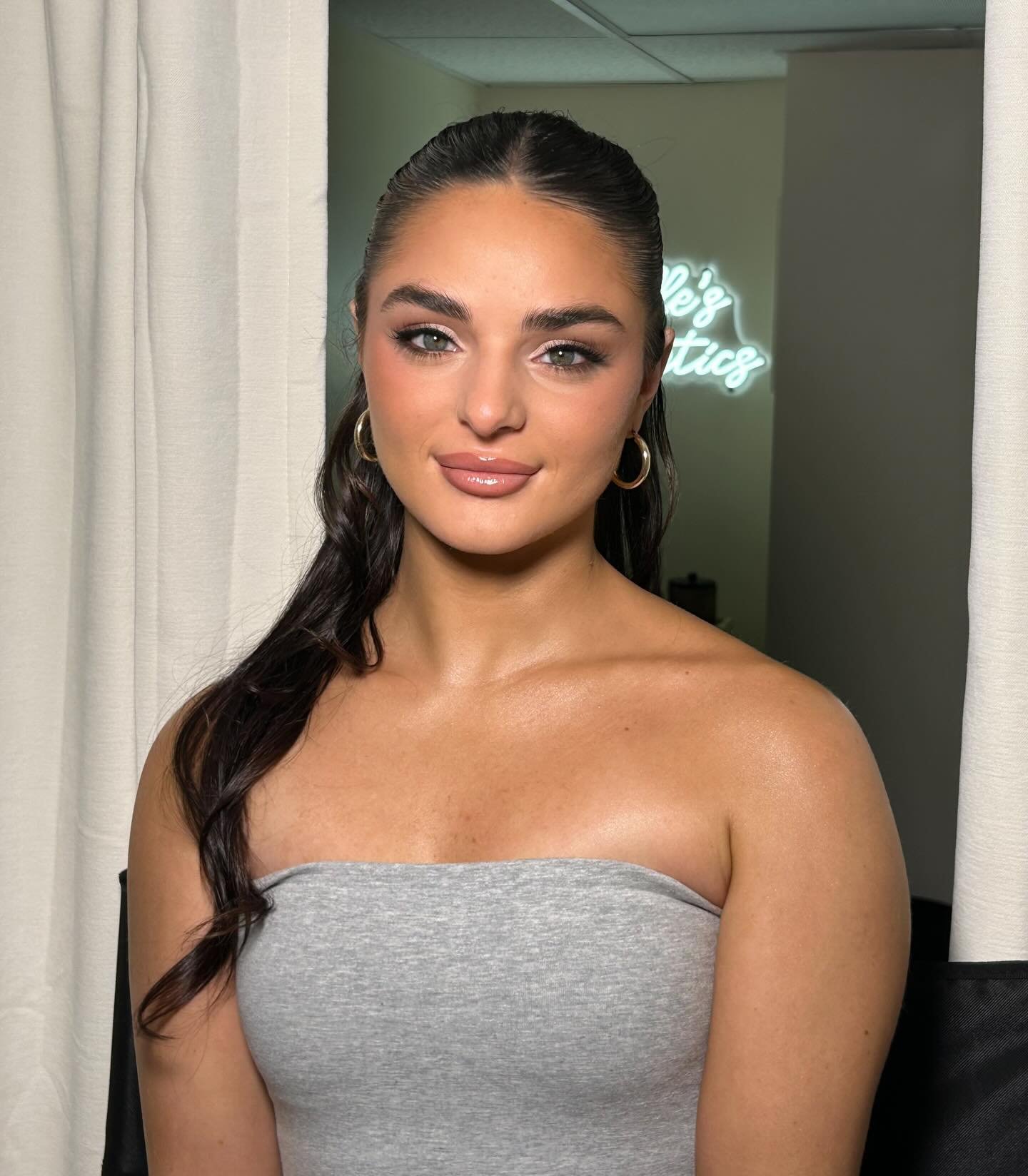 I&rsquo;m so ready for 2026 bridal soft glam, are you?? 

Inquire with link in bio. 

(Thank you Arielle for being a great teacher) 

#BridalSoftGlam #2026Bride #NewEnglandBride #OnSiteBridalMakeup #BostonMakeupArtist