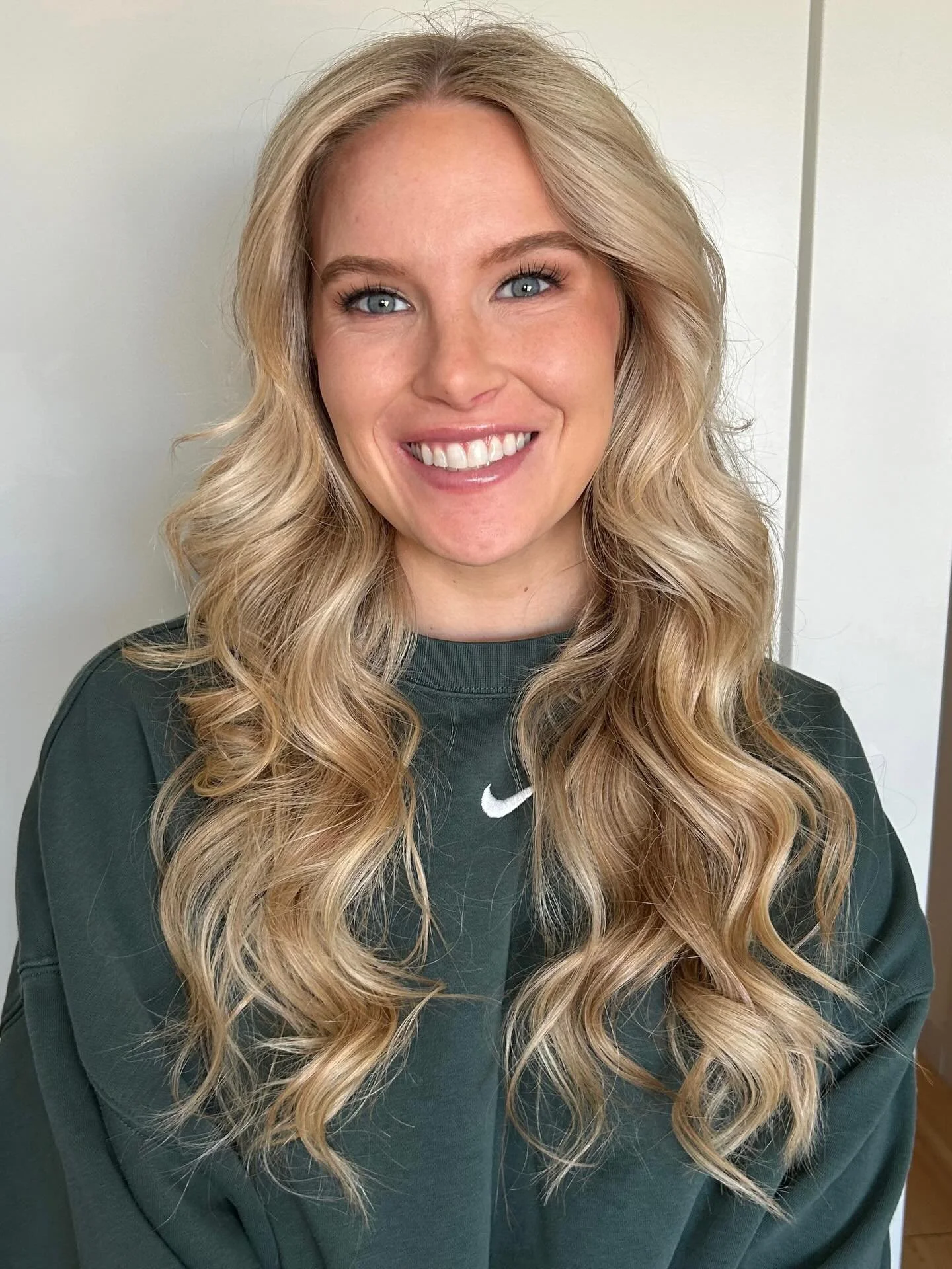 luminous, neutral birthday makeup 🫶🏻

#neutralmakeupinspo #bostonmakeupartist #eventmakeup #bridalmakeupmassachusetts