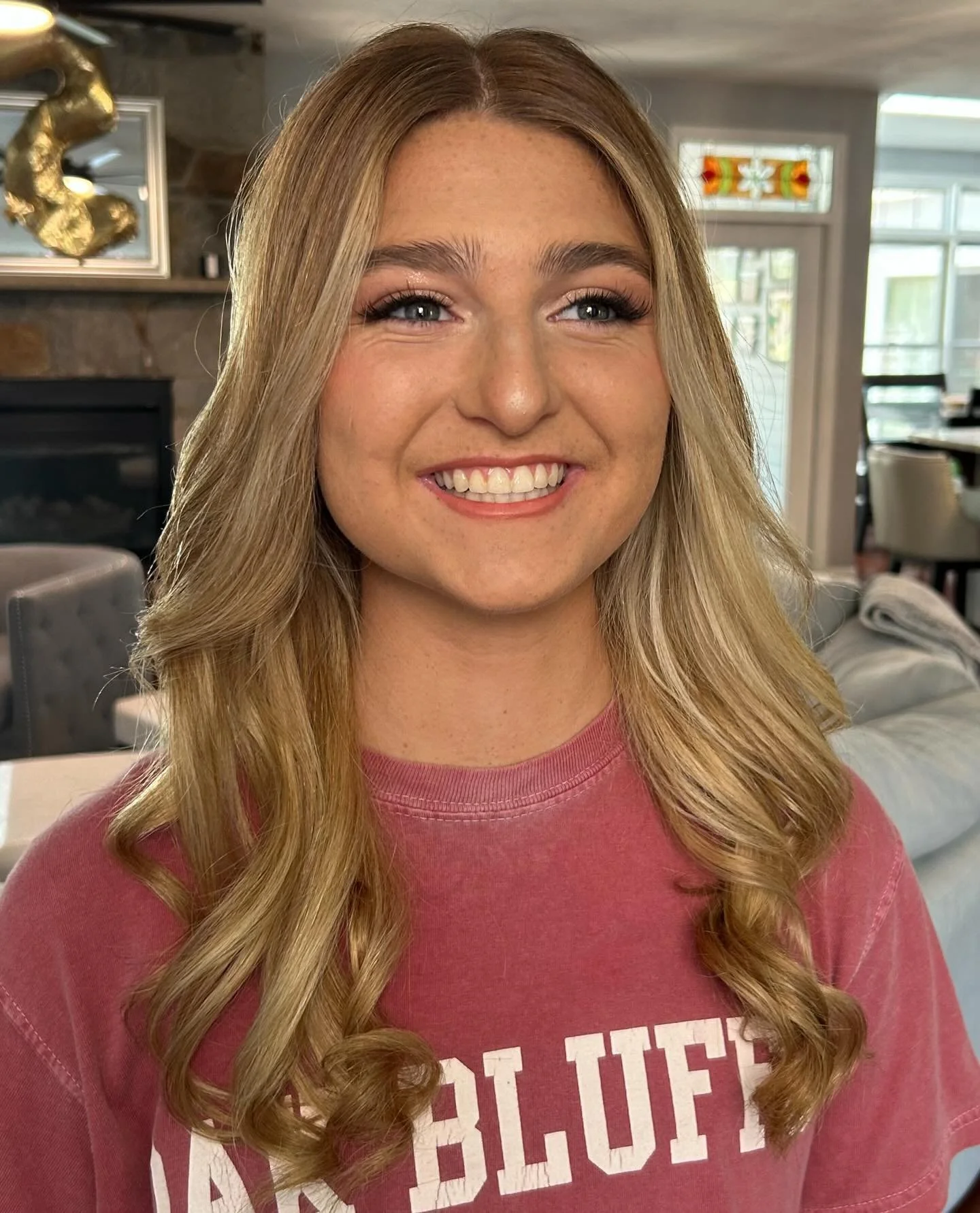 Bella&rsquo;s prom hair and makeup curated to fit her perfectly using inspo from @bybrookelle ✨

#blowout #prommakeup #makeupinspo #neutralmakeup #MAmakeupartist