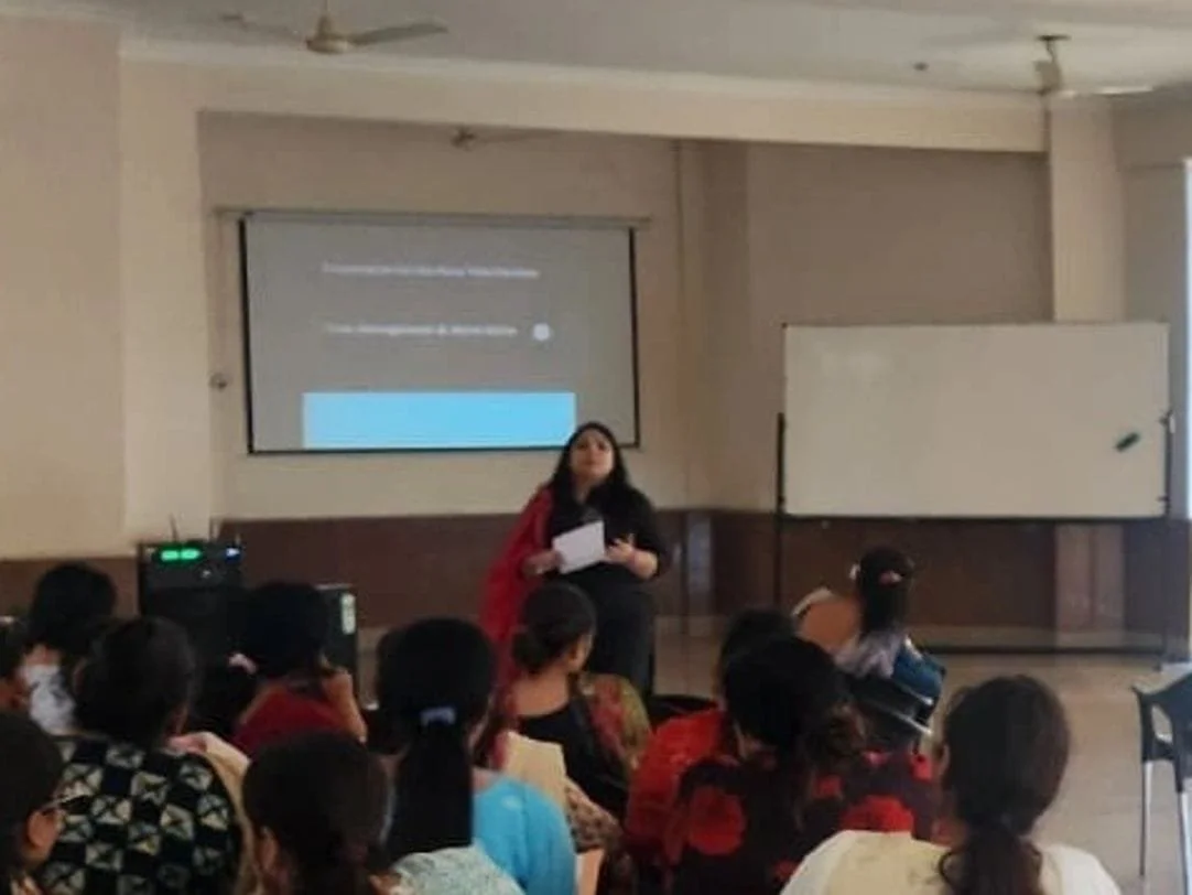Shuchita Dua facilitating an organisational mental health workshop focused on emotional wellbeing