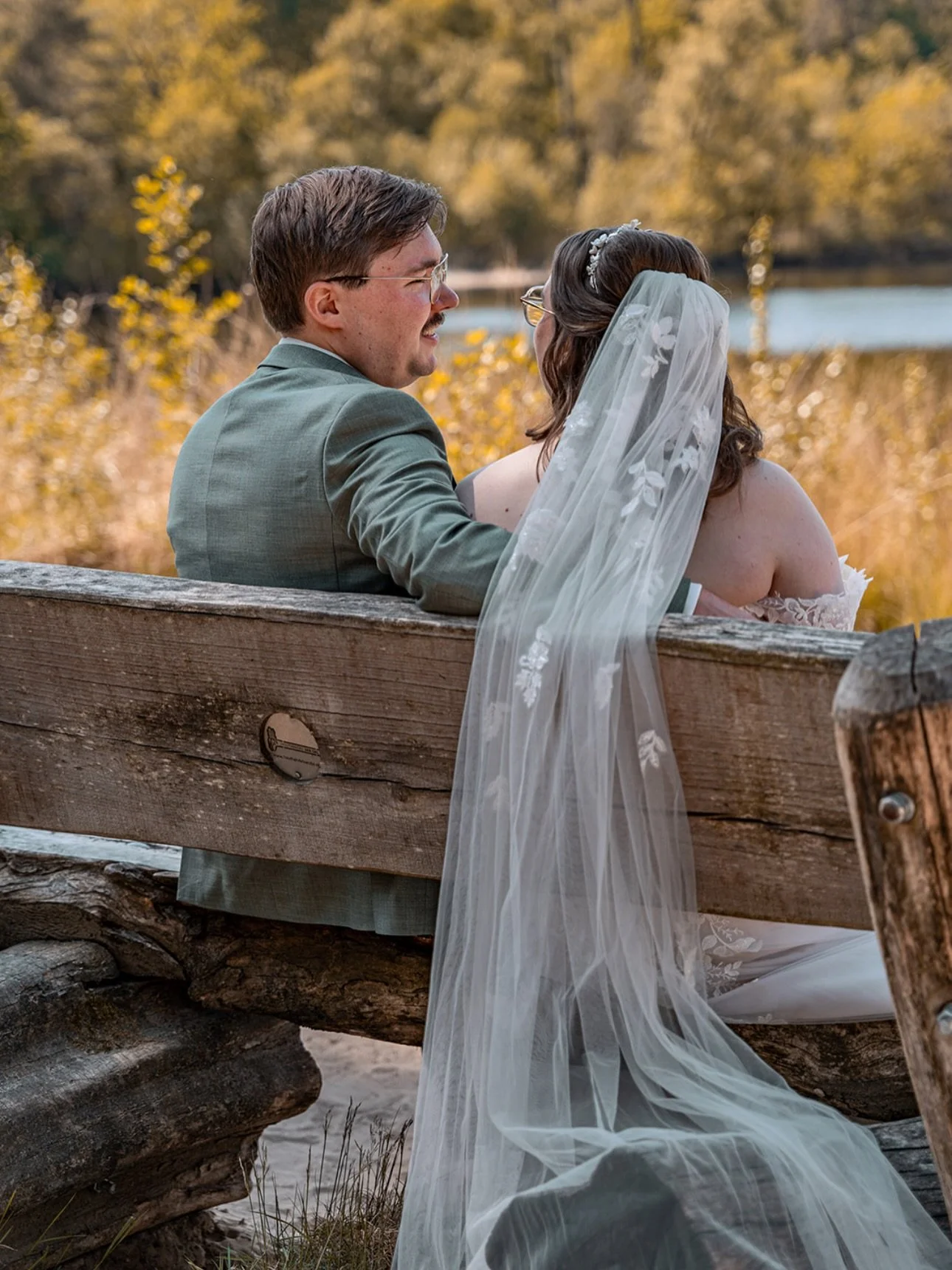 Walking, laughing, talking.
I guide, I want you to just enjoy being together. 

#justmarried #weddingwalk #naturalwedding #authenticlove #weddingstory